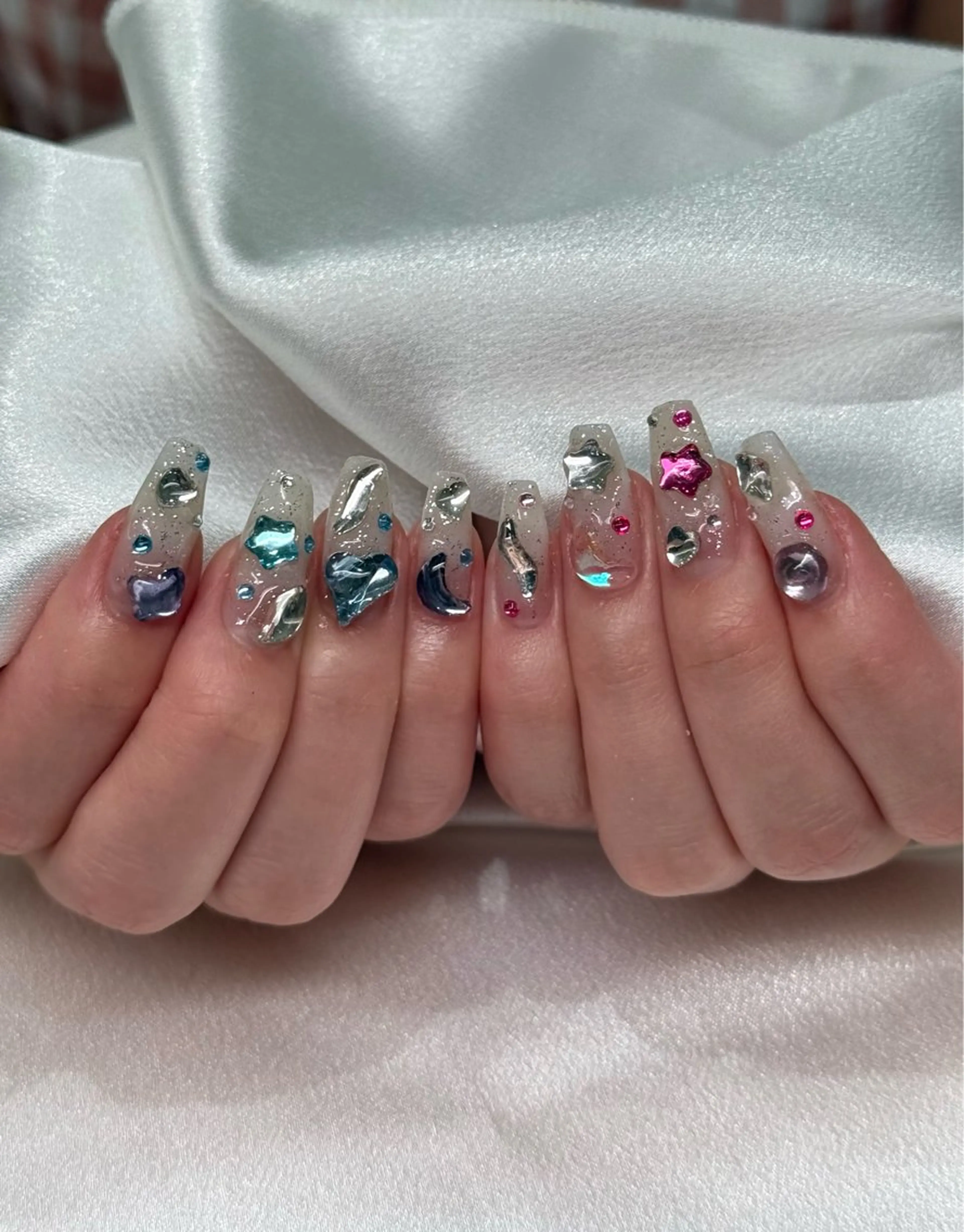 ネイル アートネイル オーロラネイル ブルー チークネイル フットネイル NAILS 168 新大久保店のネイルデザイン