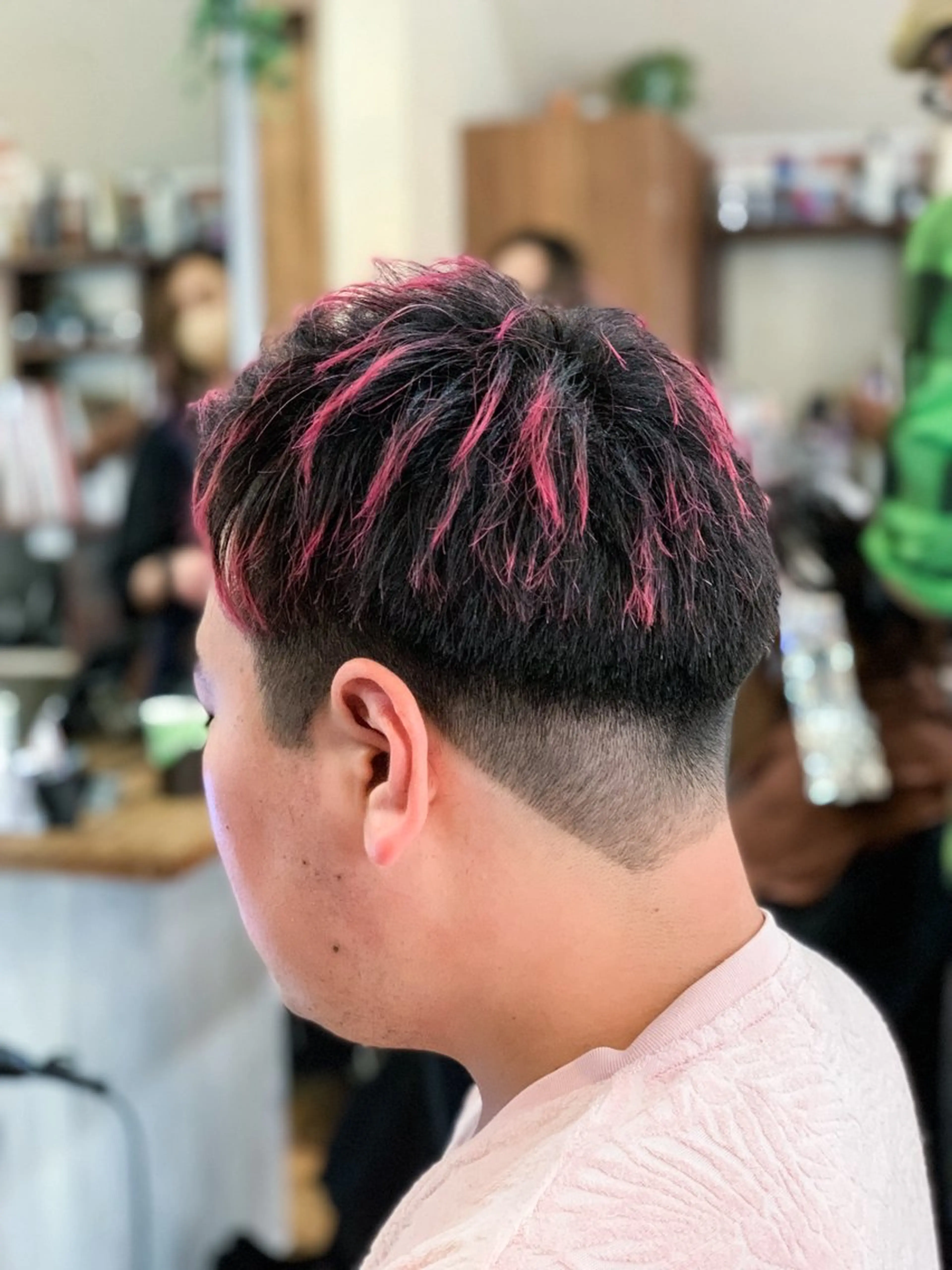 ショート カラー メッシュ ピンクカラー affect 上大岡所属・《ブリーチカラー / 縮毛矯正》坂本爽のヘアスタイル