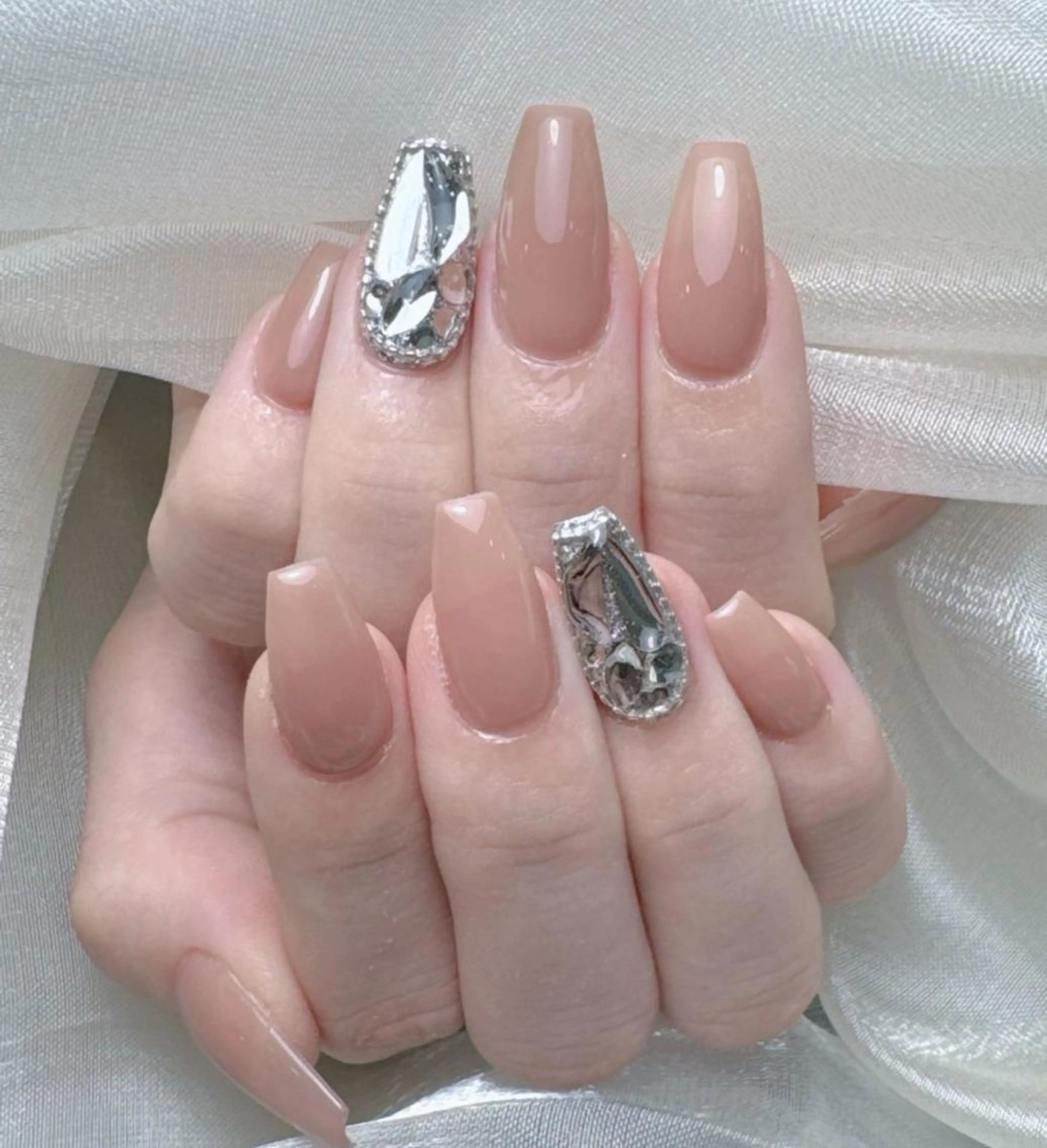 ネイル キラキラネイル 韓国ネイル オフィスネイル cat‘s nail🐈‍⬛のネイルデザイン
