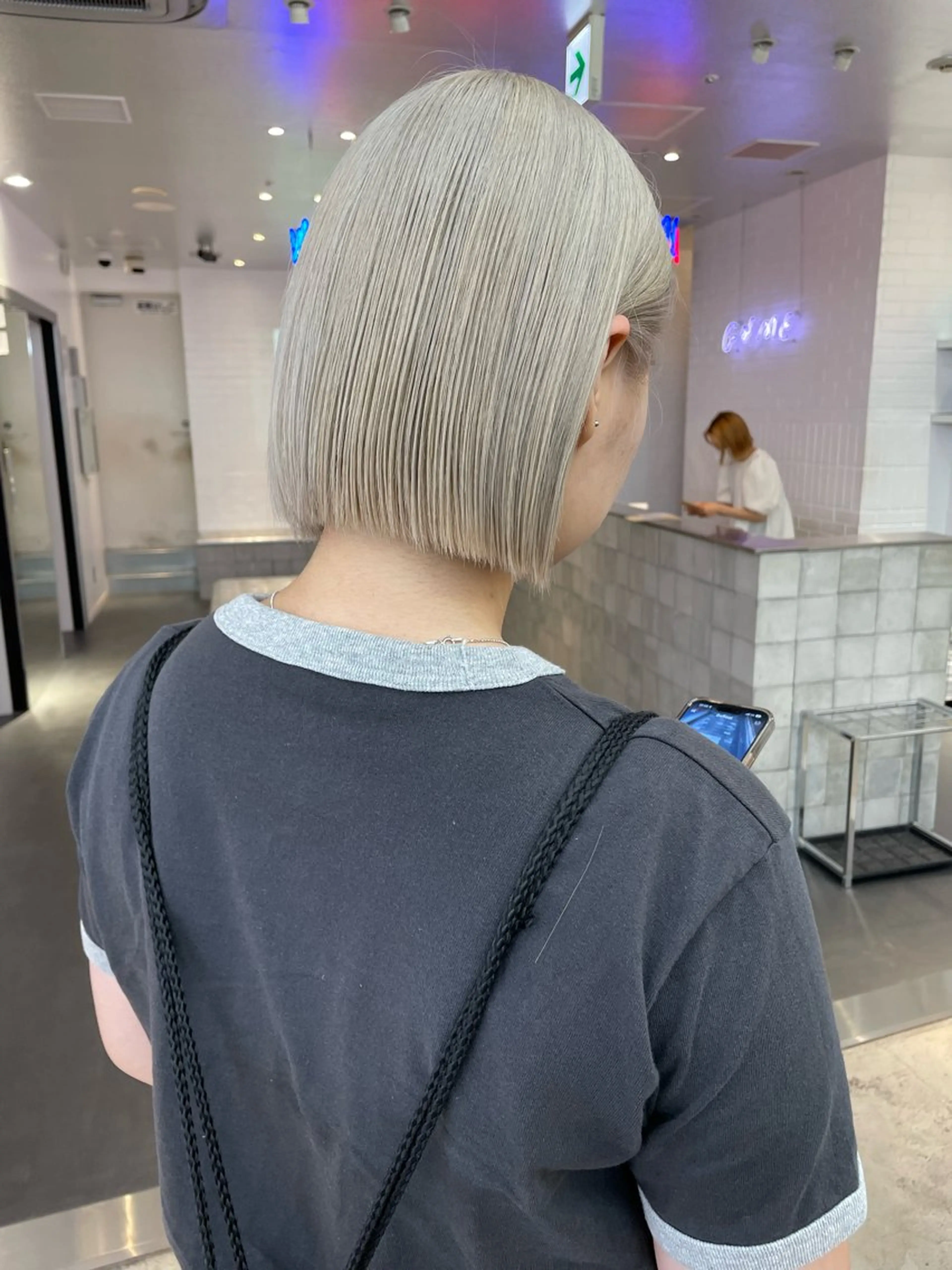 ロング カラー 🩵艶ハイトーン ブリーチ🩵ユウゴのヘアスタイル