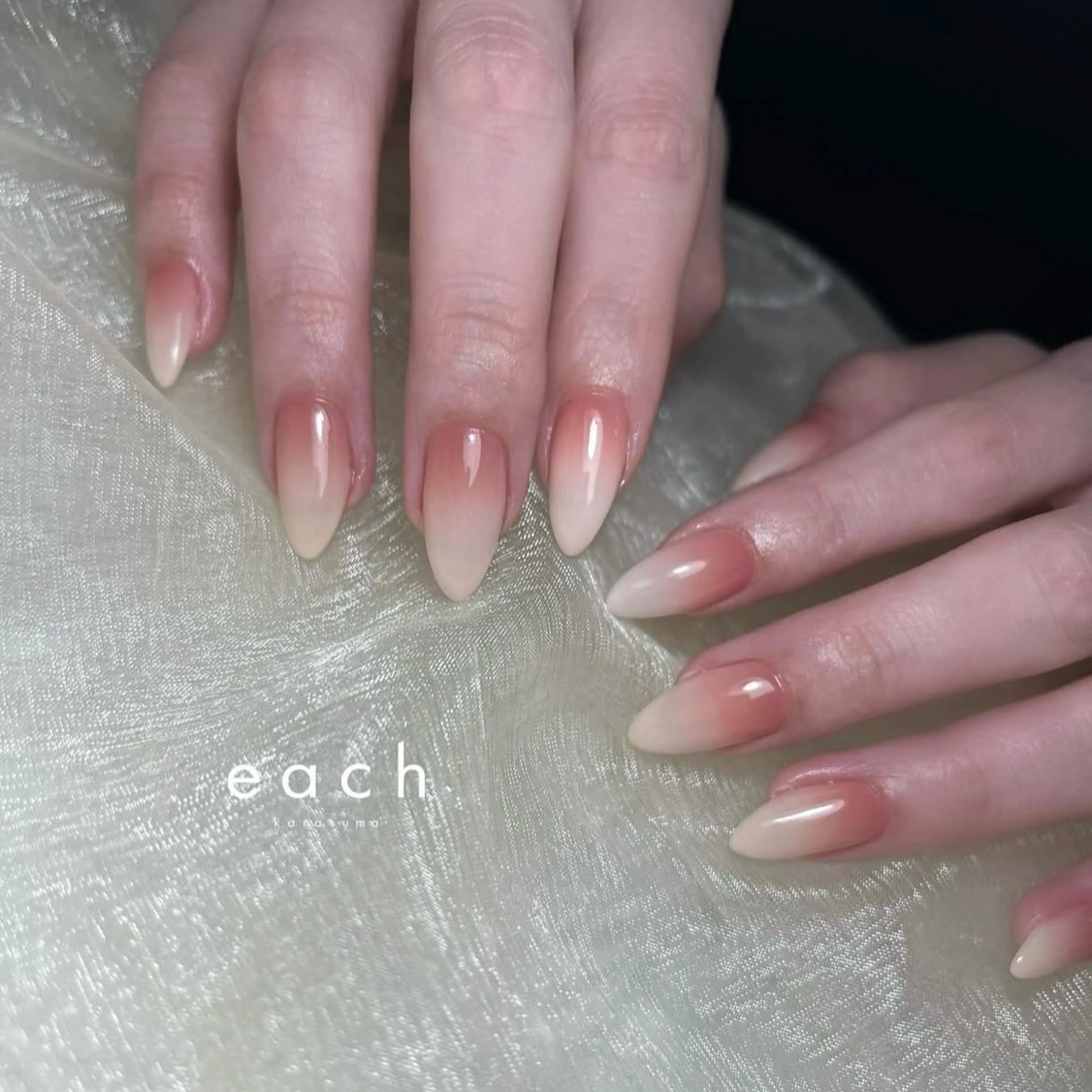 ネイル 𝒆𝒂𝒄𝒉 kanako 🕊のネイルデザイン