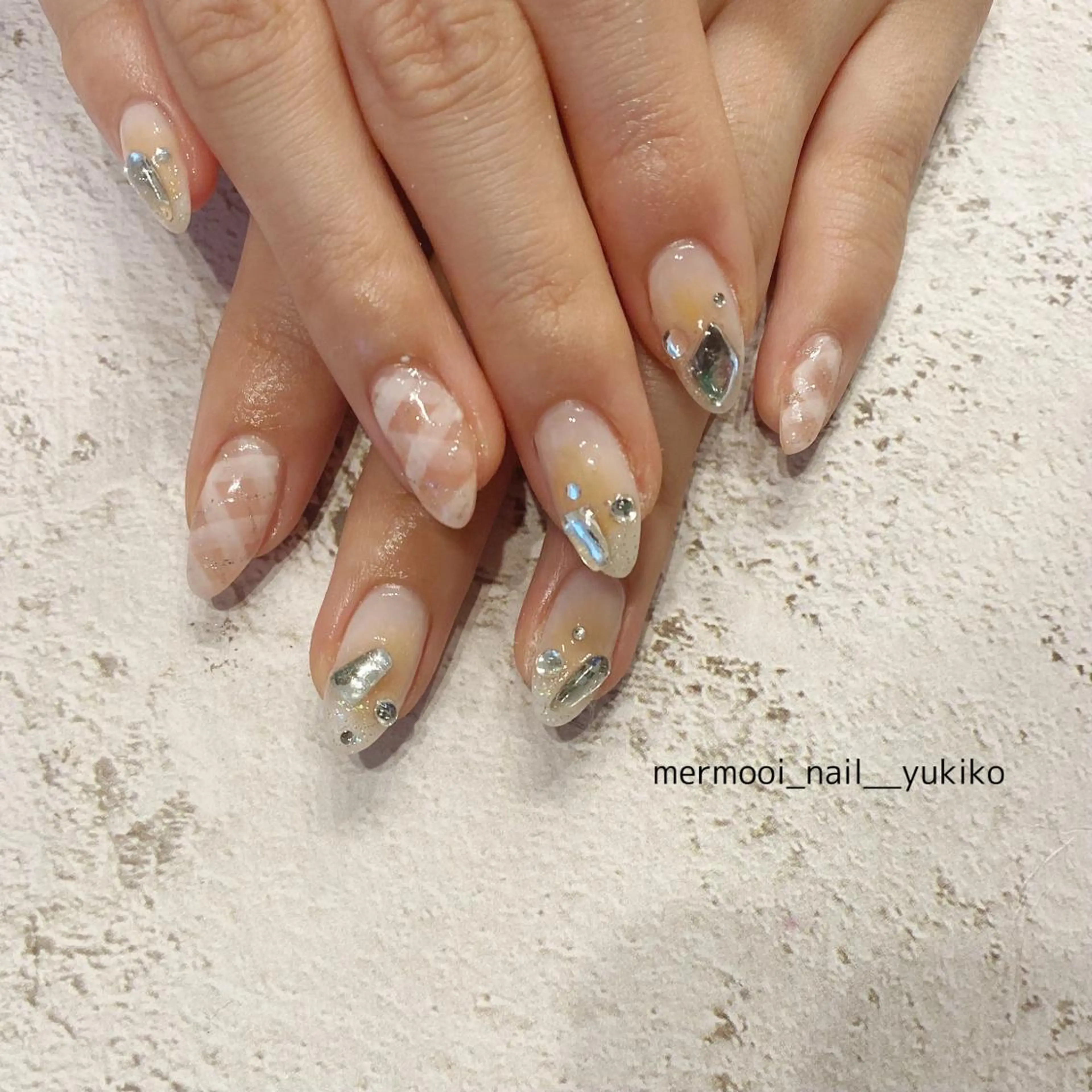 ネイル チークネイル 韓国ネイル オレンジ ネイルチップ ワンホンネイル ハンドネイル mermooi nailのネイルデザイン