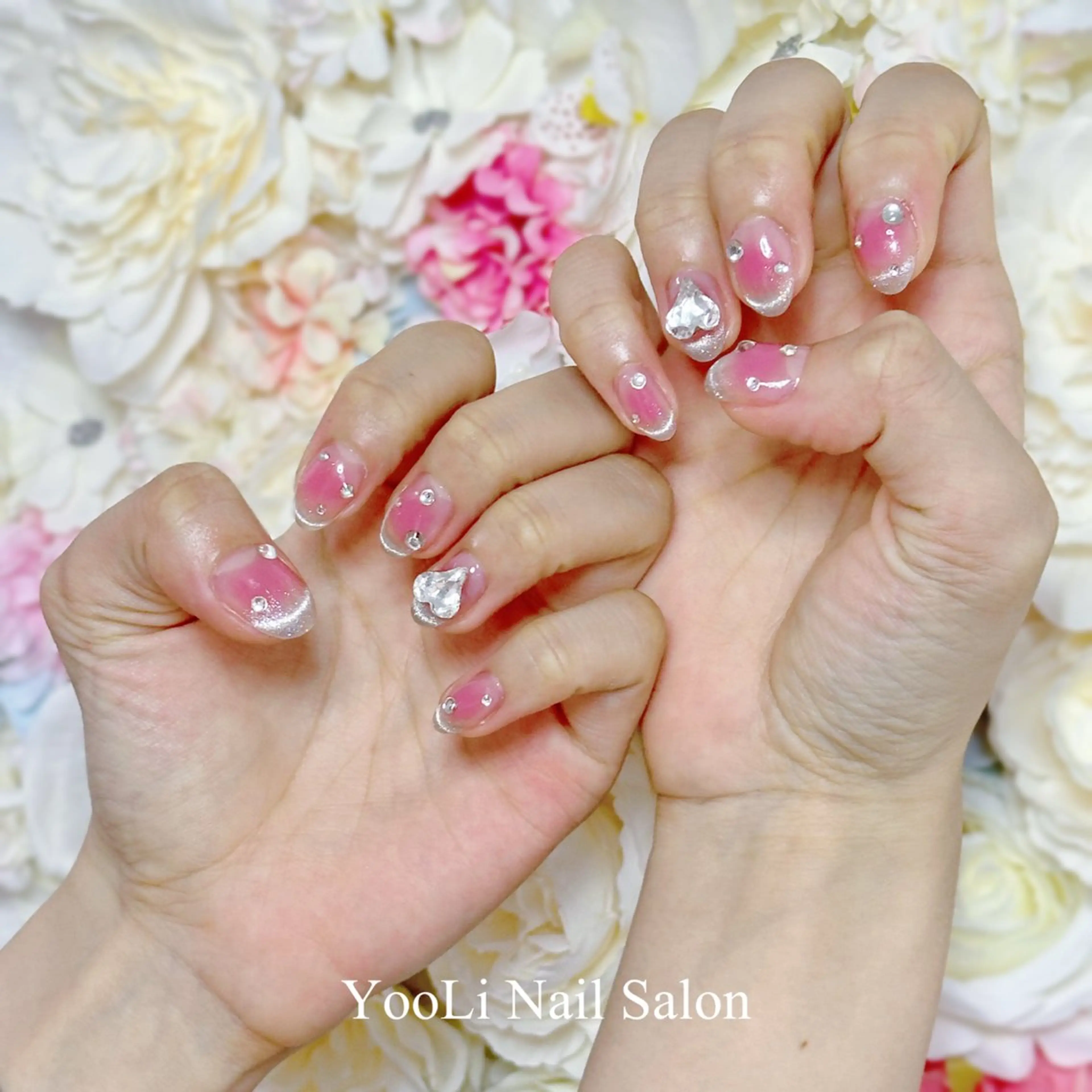 ネイル オーロラネイル チークネイル フレンチネイル ガラスフレンチ グラデーション ハンドネイル 🎀 あやのネイルデザイン