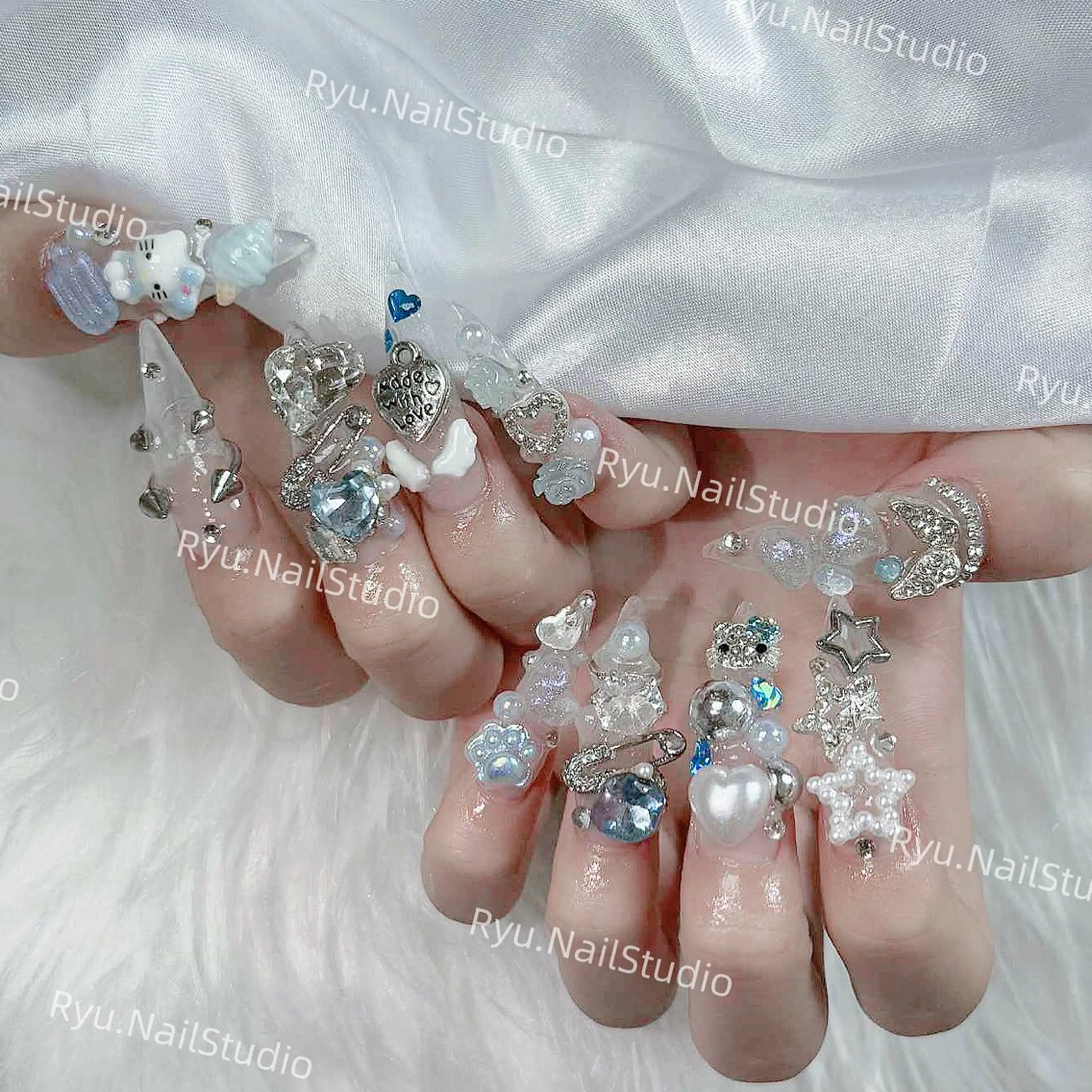 ネイル アートネイル ジェルネイル キラキラネイル ミラーネイル ニュアンスネイル ハンドネイル Ryu Nail Studio所属・Ryu Nailのネイルデザイン
