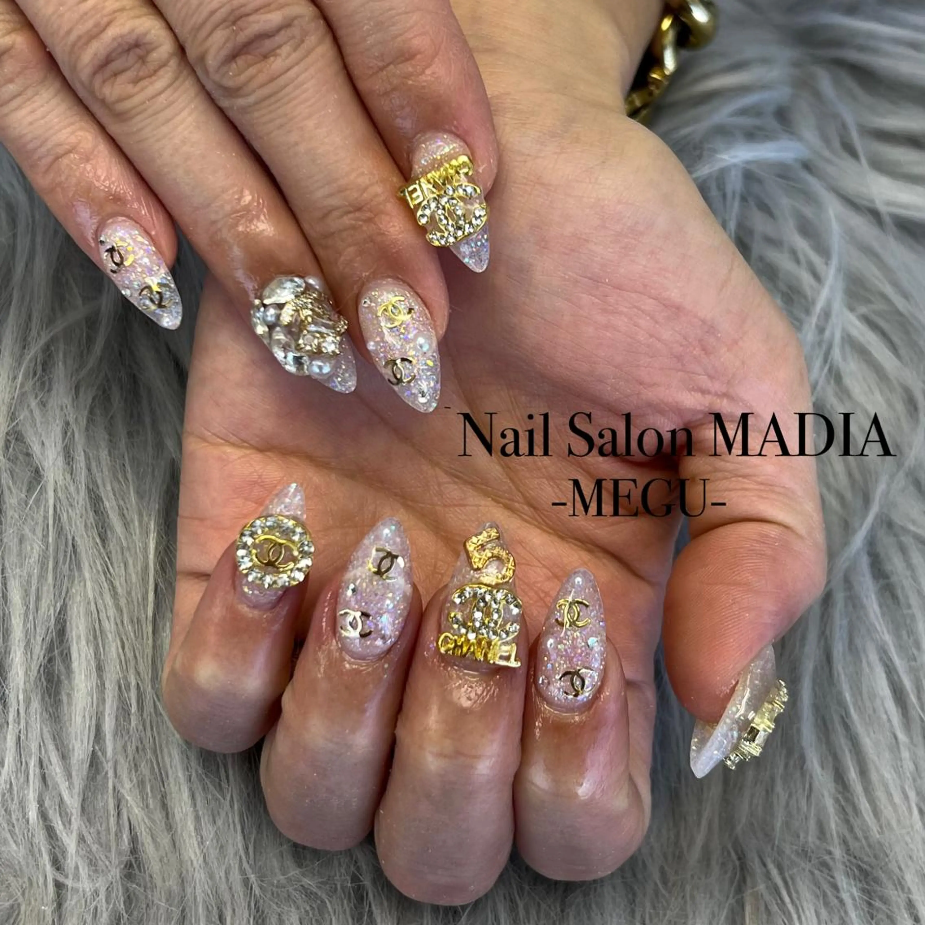 ネイル MADIA藤沢所属・MADIA MEGUのネイルデザイン