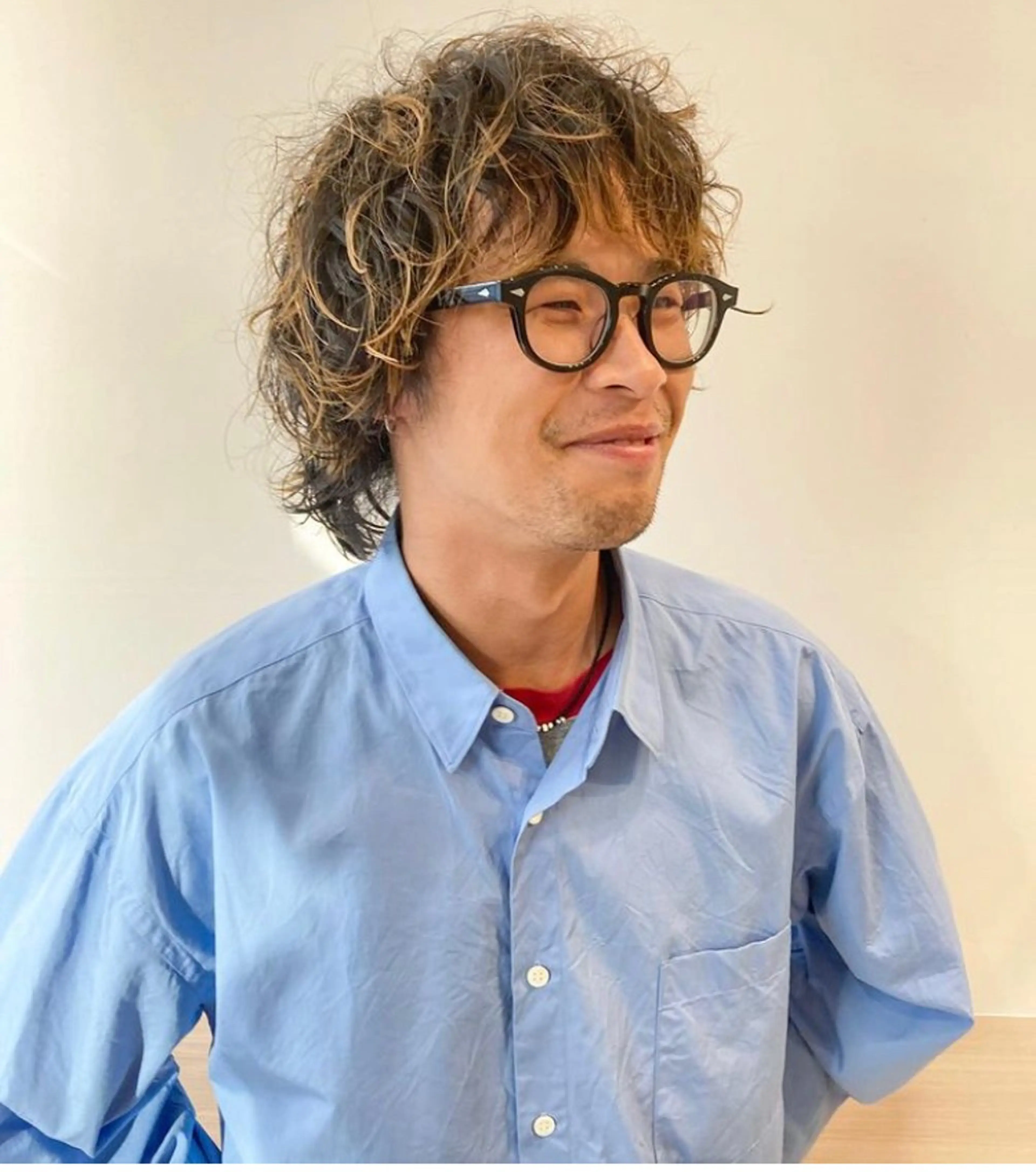 ショート メンズ メンズブリーチ メンズパーマ icie所属・大阪ヴィーガンサロン KANAKOのヘアスタイル