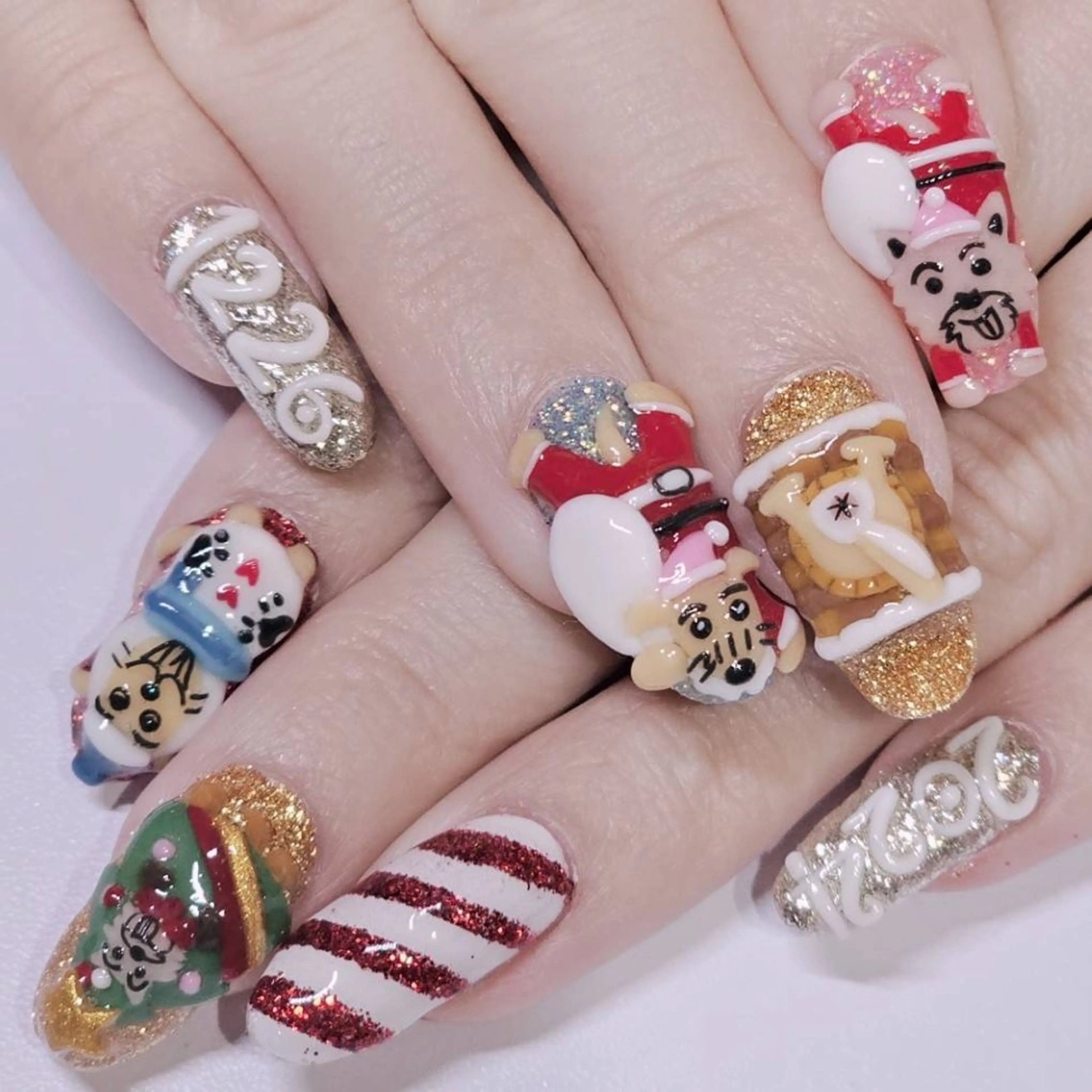ネイル アートネイル ラメ(グリッター) 持ち込み 冬ネイル クリスマス ハンドネイル よしだ ひろきのネイルデザイン