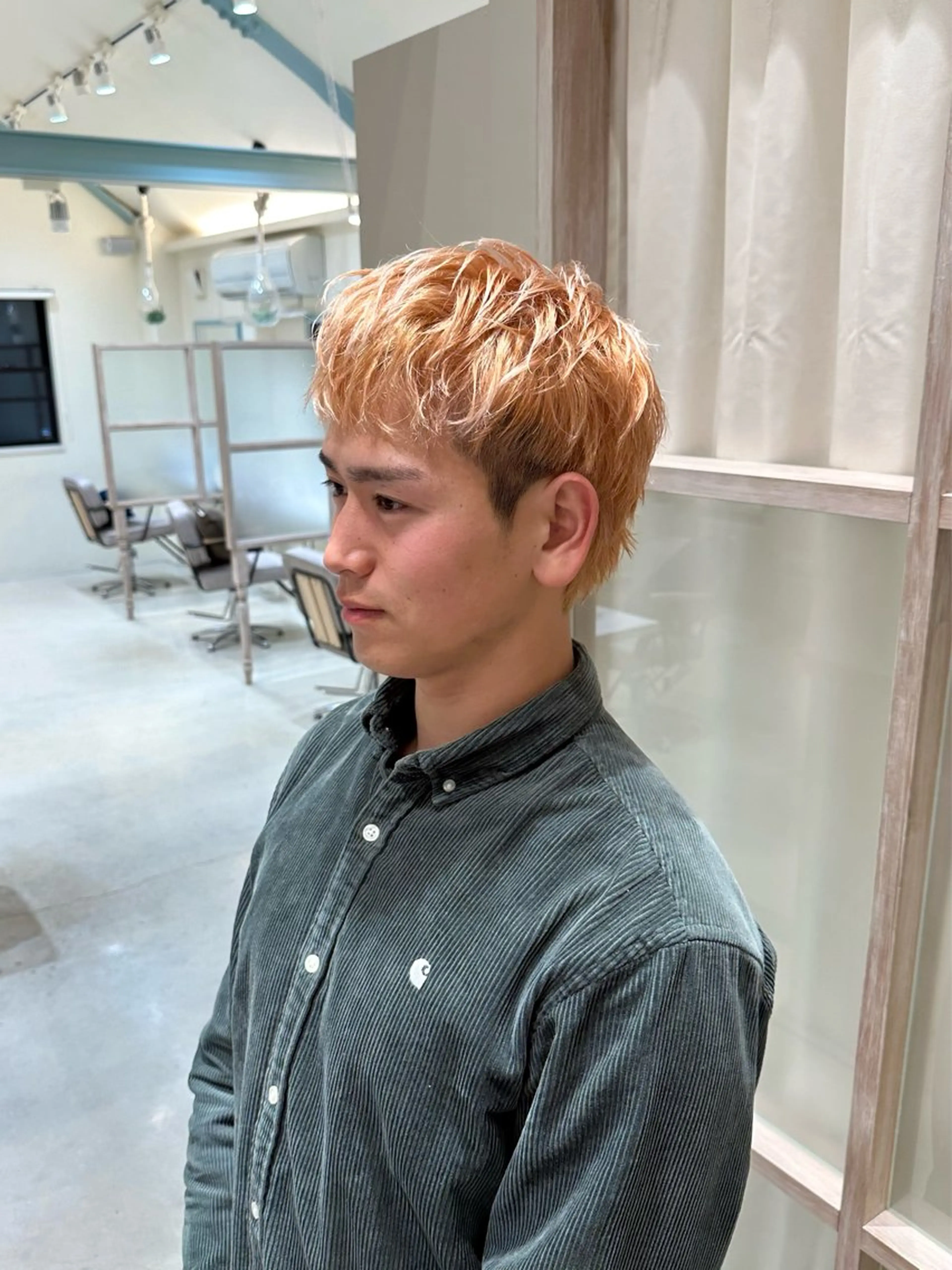 メンズ メンズブリーチ N,SOL / 岩上 新大のヘアスタイル