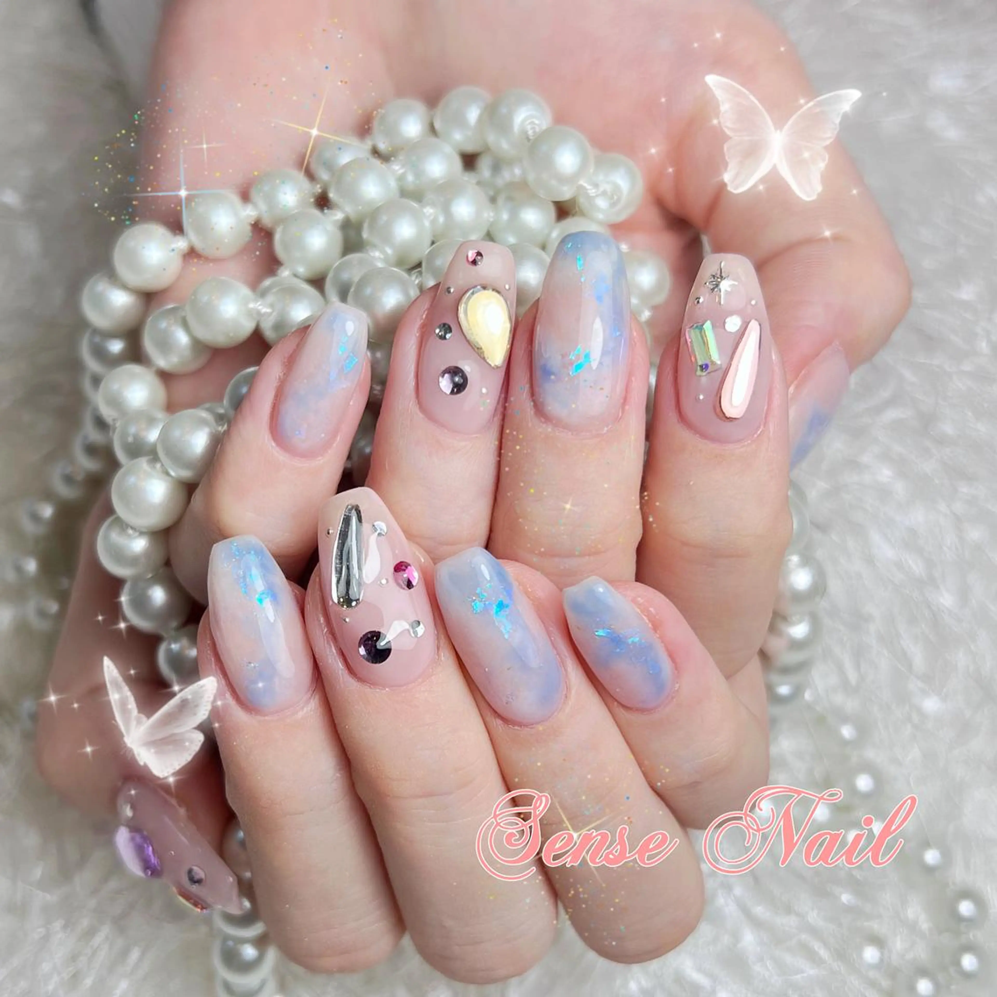 ネイル ハンドネイル ハンドケア Queenie 🦋のネイルデザイン
