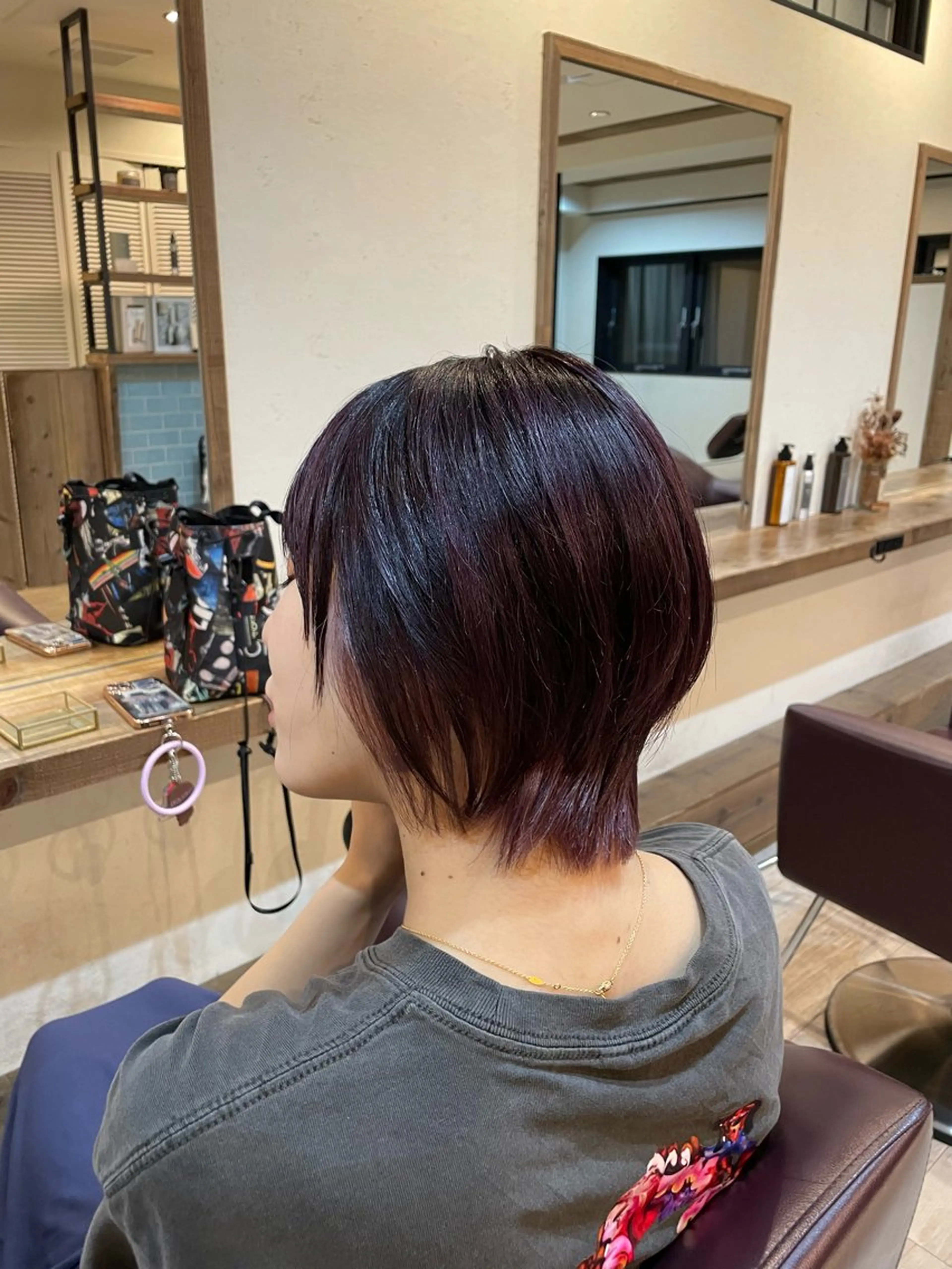 ショート カラー インナーカラー ショートヘア カット ヘアカラー トリートメント 透け感カラー🫧 加納トモヒロのヘアスタイル