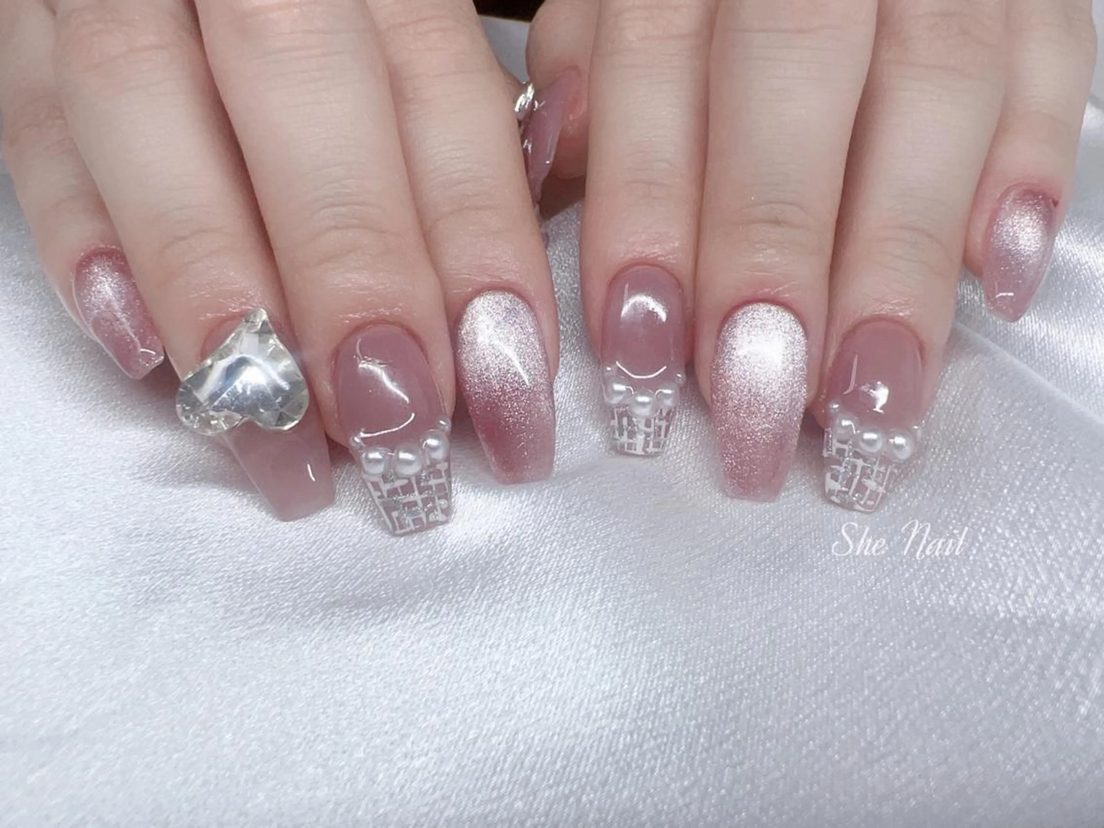 ネイル チークネイル 長さ出し マグネットネイル 持ち込み ワンカラーネイル She   Nail所属・ISA_ BELLAのネイルデザイン