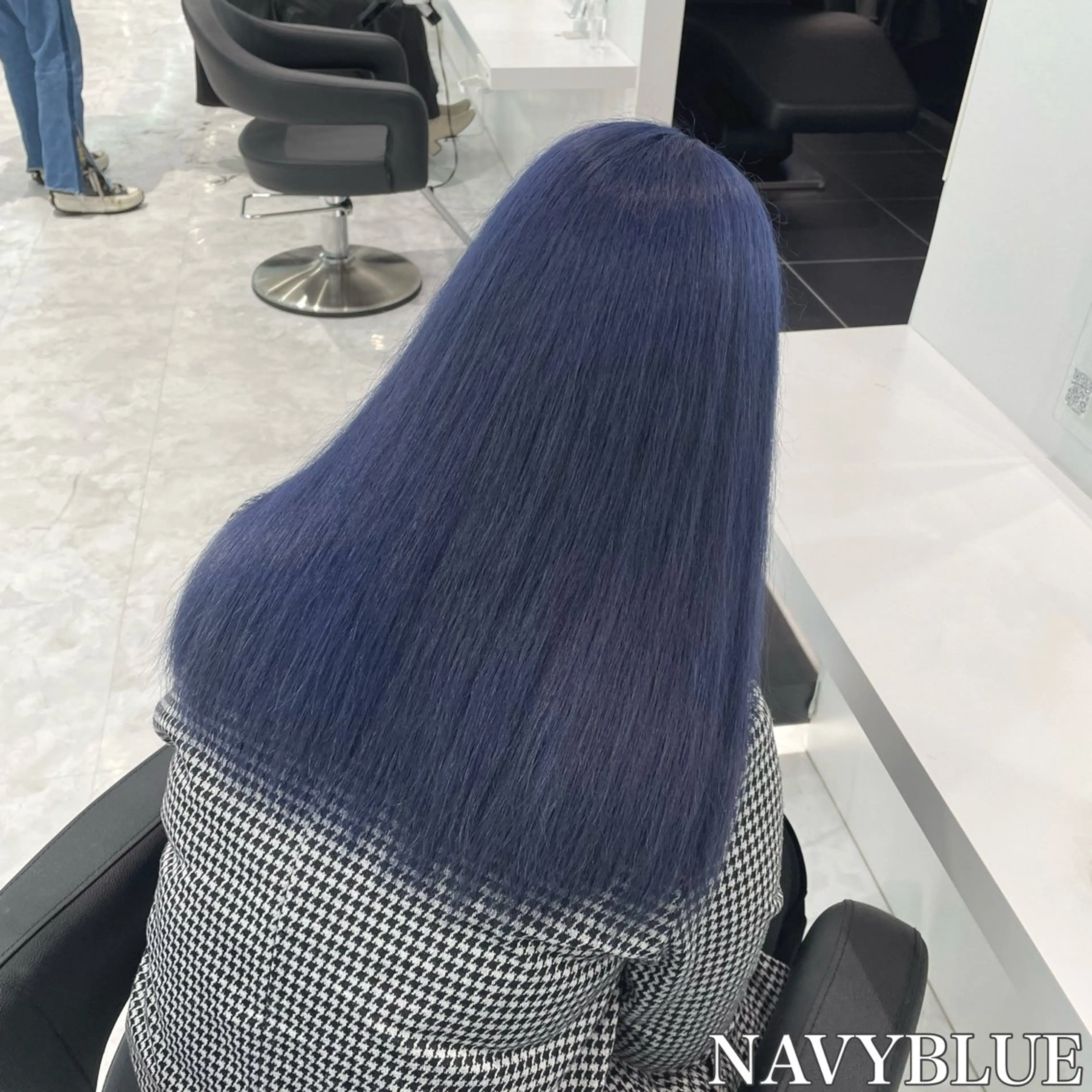 セミロング カラー 🩵ダメージレス艶感 ハイトーン🩷のヘアスタイル
