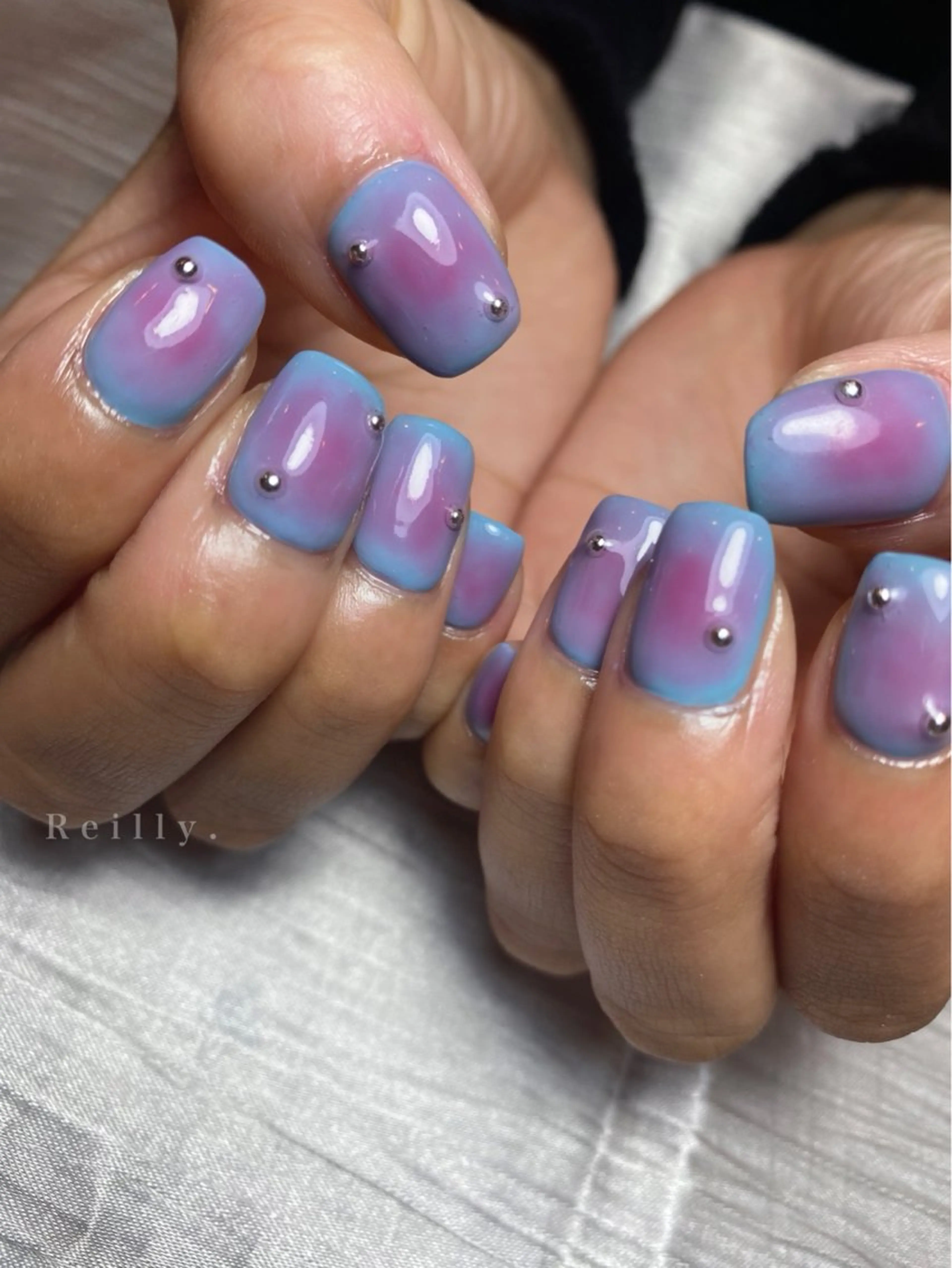ネイル フラッシュネイル フレンチネイル ジェルネイル グラデーション ラメ(グリッター) ハンドネイル ハンドケア REILLY.　private nail salon所属・Marina 《REILLY.》のネイルデザイン