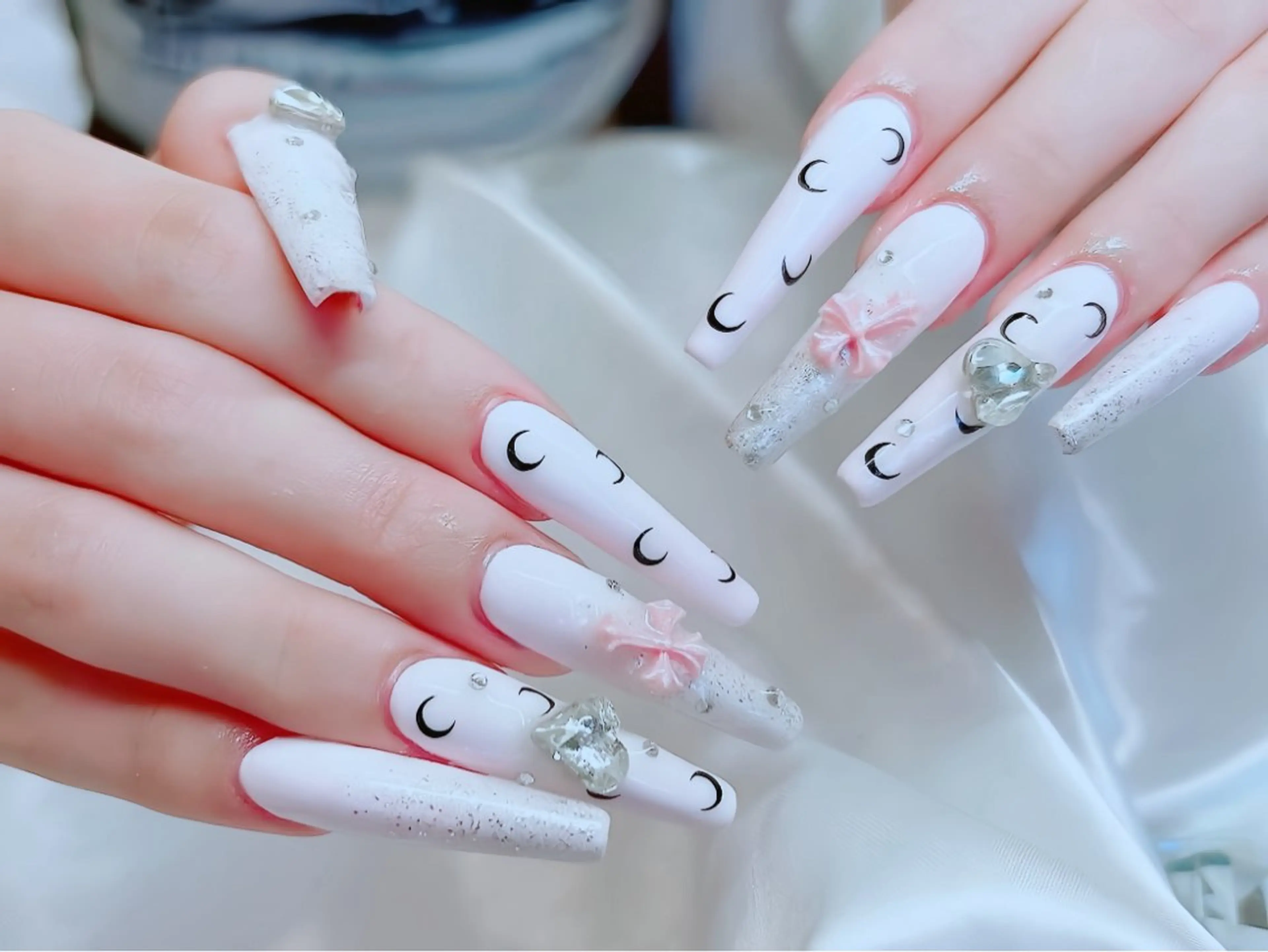 ネイル チークネイル フレンチネイル ガラスフレンチ グラデーション キラキラネイル ハンドネイル Rin Nail所属・Rin Nailのネイルデザイン