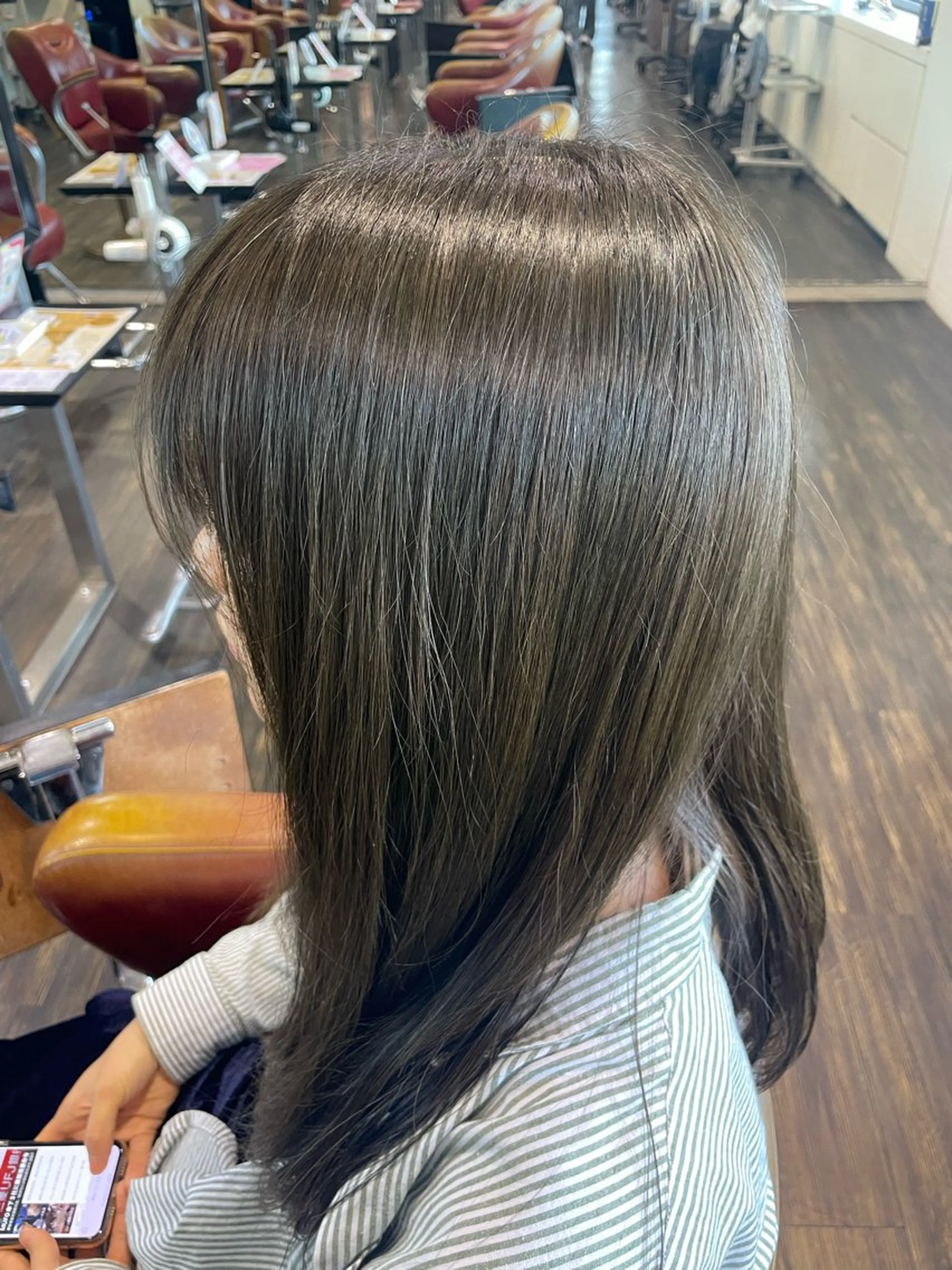 ロング カラー グレージュ オリーブグレージュ オリーブグレー トリートメント カット ヘアカラー 佐藤 綾郁のヘアスタイル