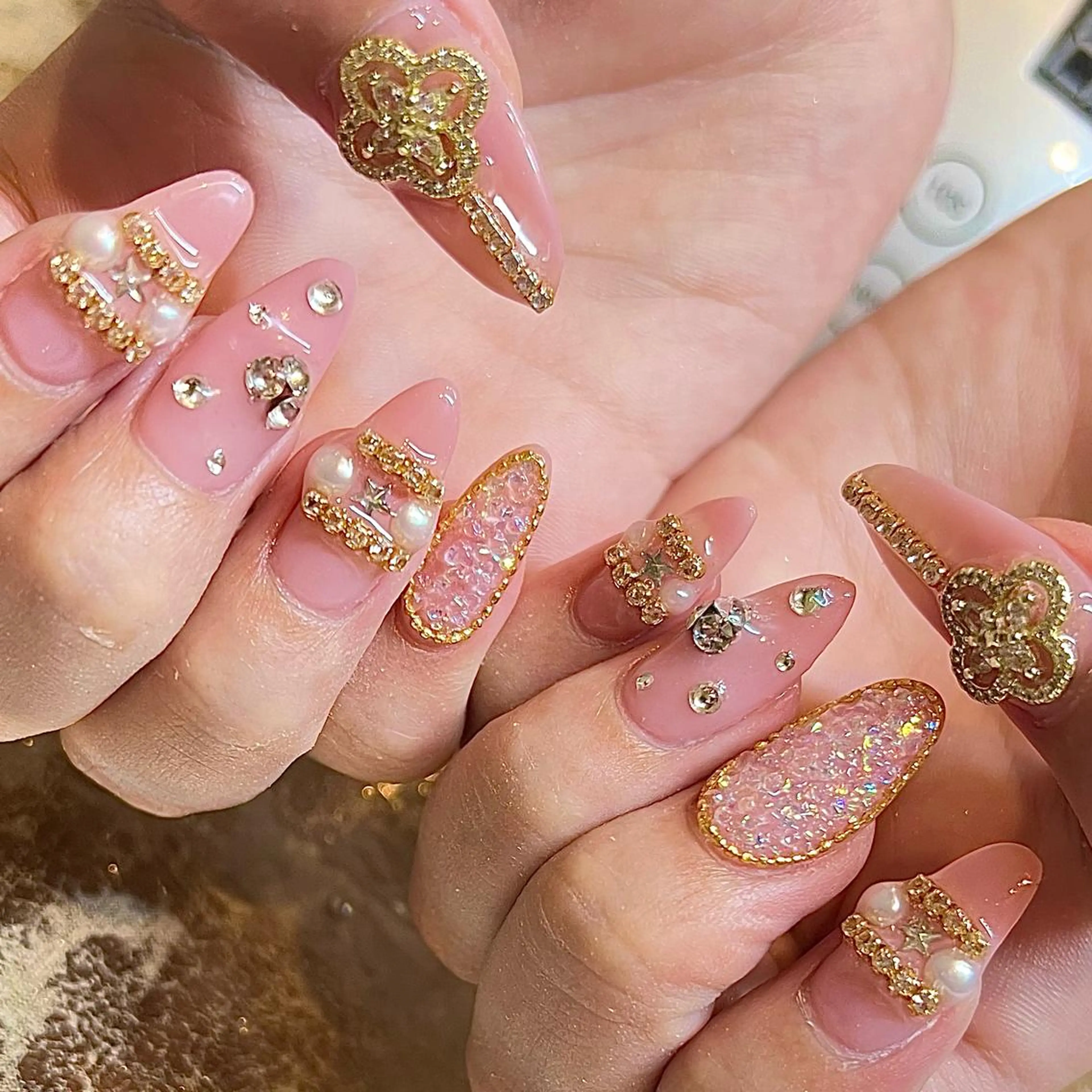 セミロング ネイル ピンク ハンドネイル H🌺 NAILのネイルデザイン