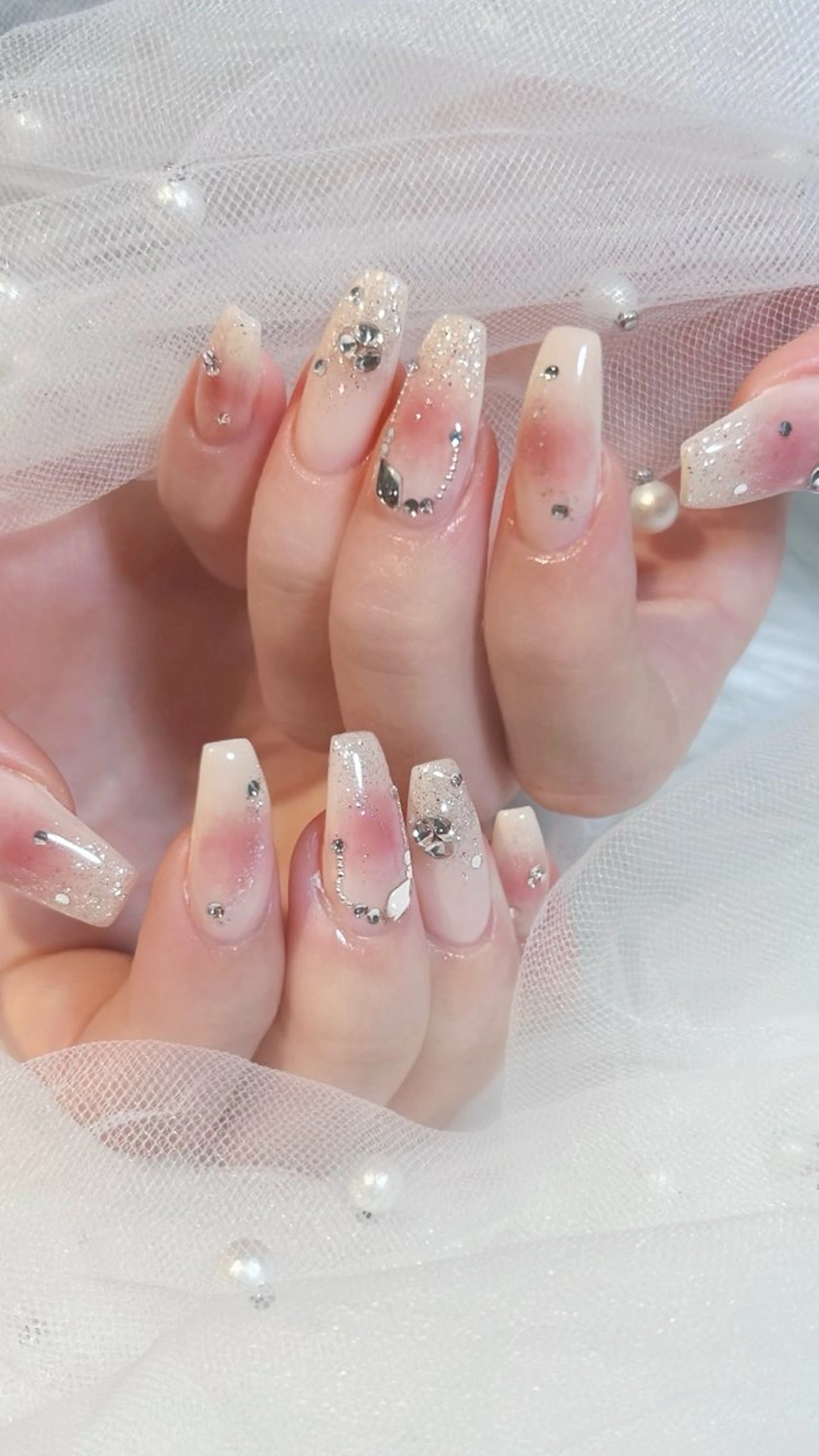 ネイル チークネイル キラキラネイル ワンホンネイル ハンドネイル ぷりゅねる　心斎橋所属・Keli Nail 心斎橋のネイルデザイン