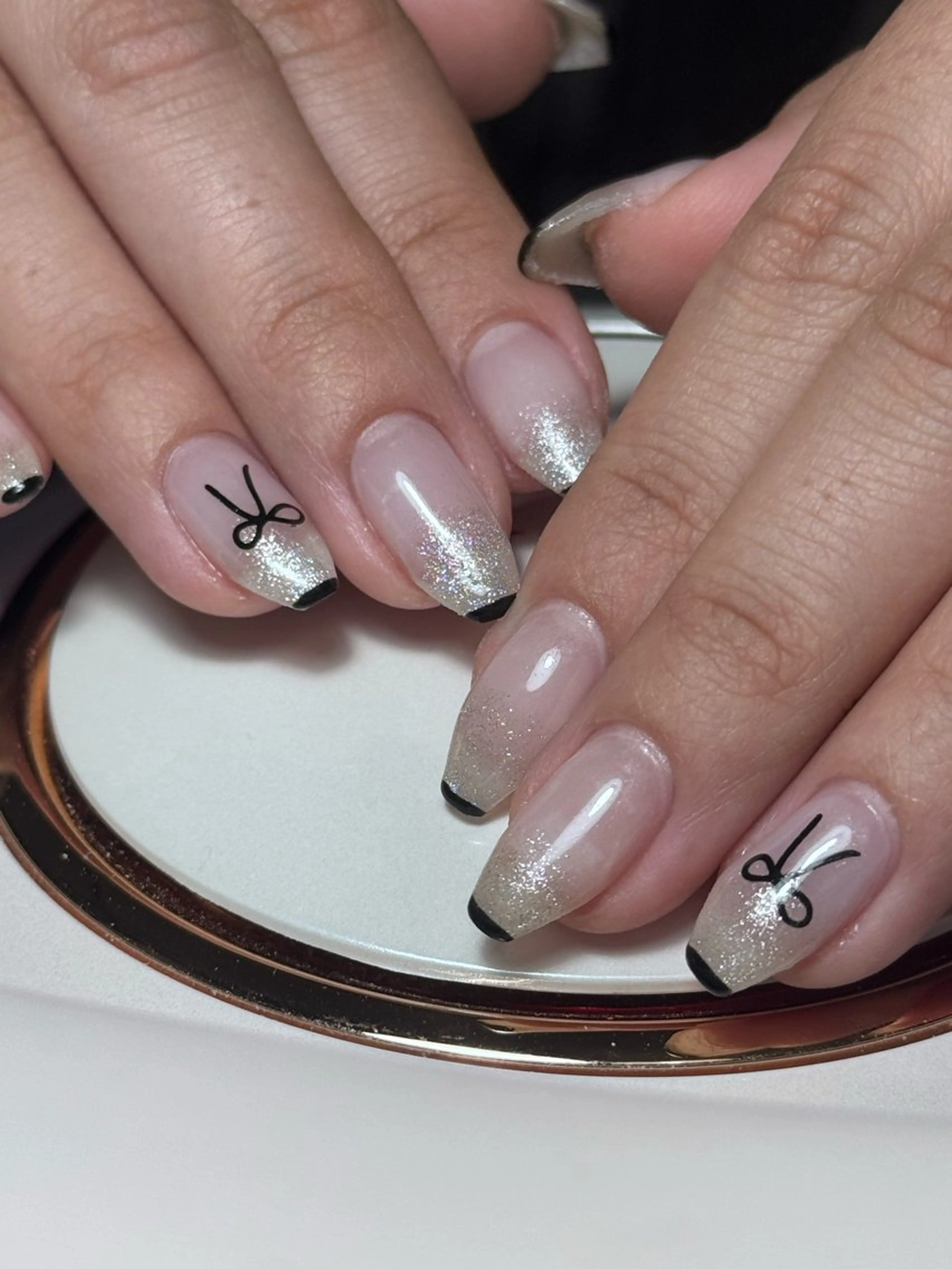 ネイル リボン ハンドネイル on nail 尾張旭三郷店のネイルデザイン