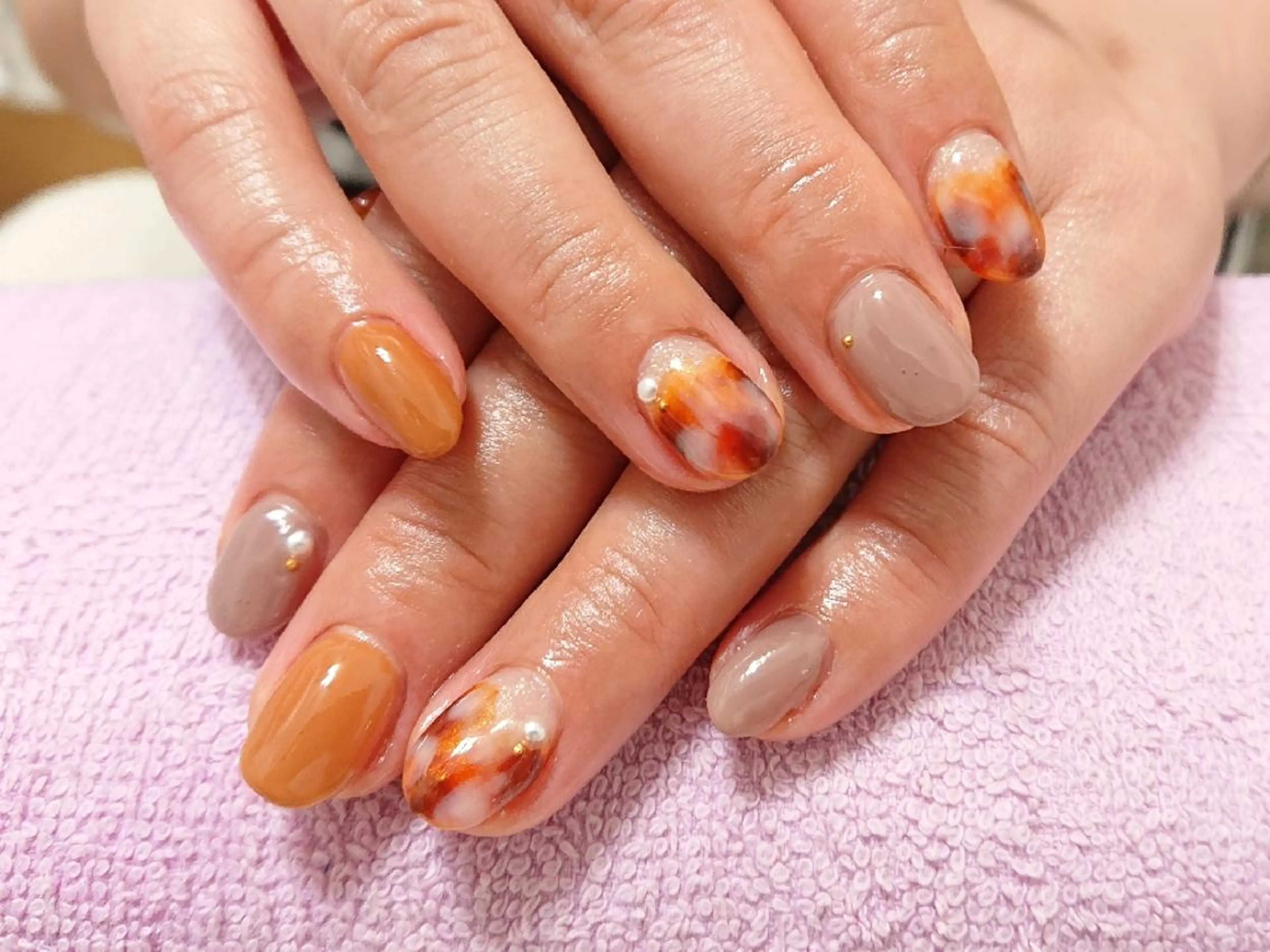 ネイル べっ甲ネイル ニュアンスネイル あんきち    のネイルデザイン