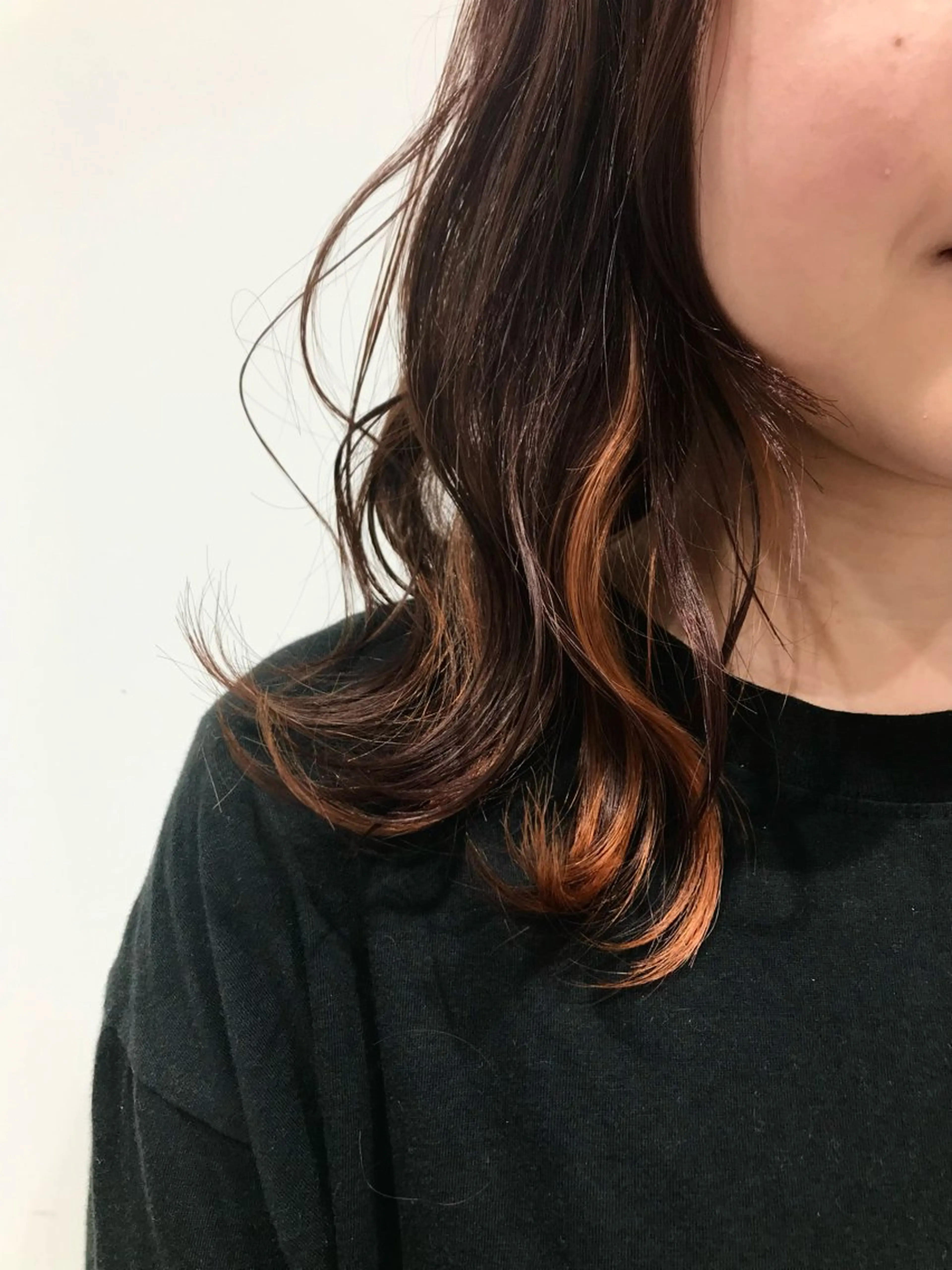 ミディアム カラー イヤリングカラー ヘアカラー Repos by moi所属・RINA/特殊ヘア/ 高発色ワンカラーのヘアスタイル