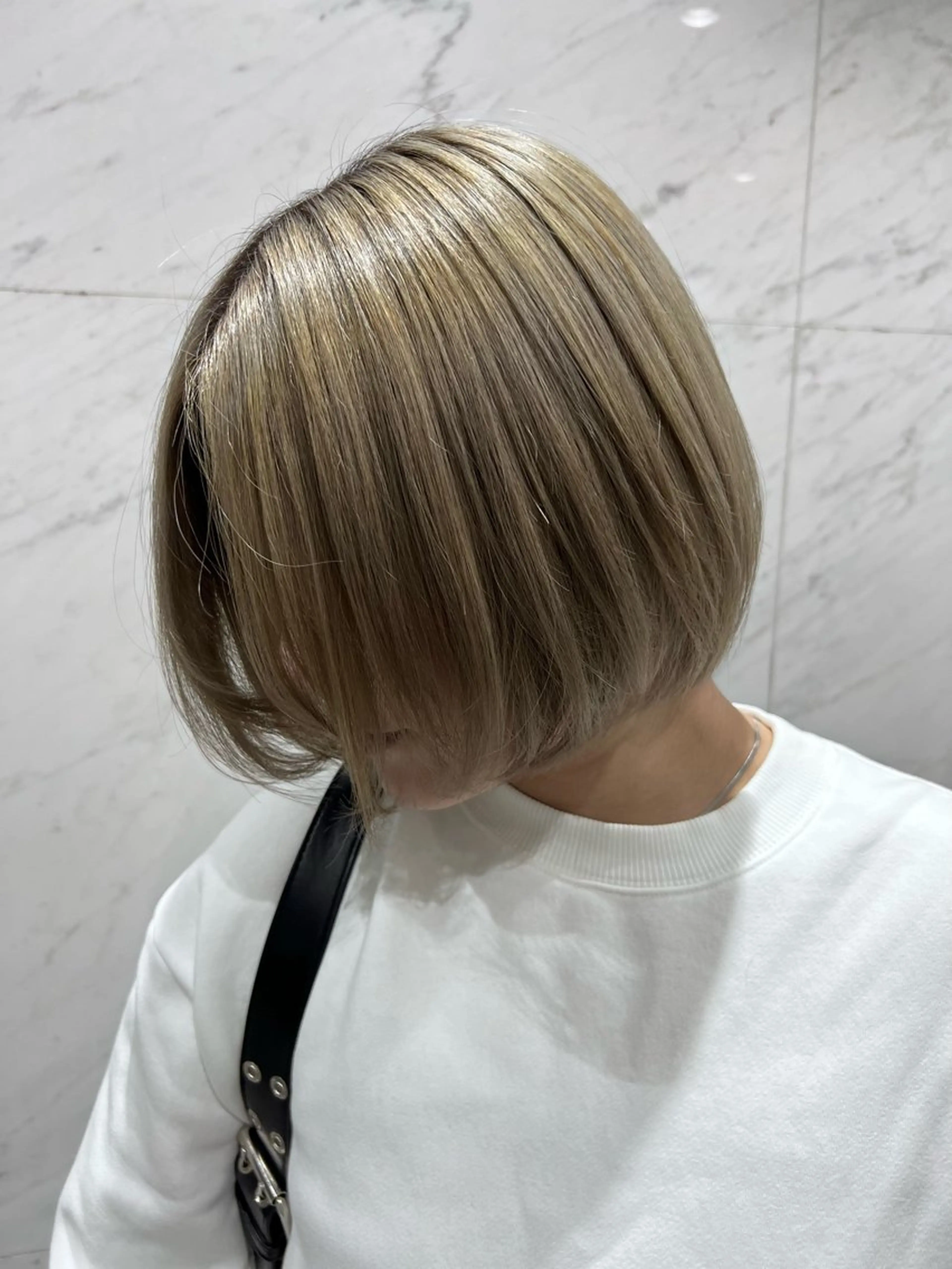 ショート カラー ブリーチ グレージュ Bei Licoldo.Atole  ベイリコルド アトリ所属・ブリーチ、縮毛 髪質改善　宮城一真のヘアスタイル