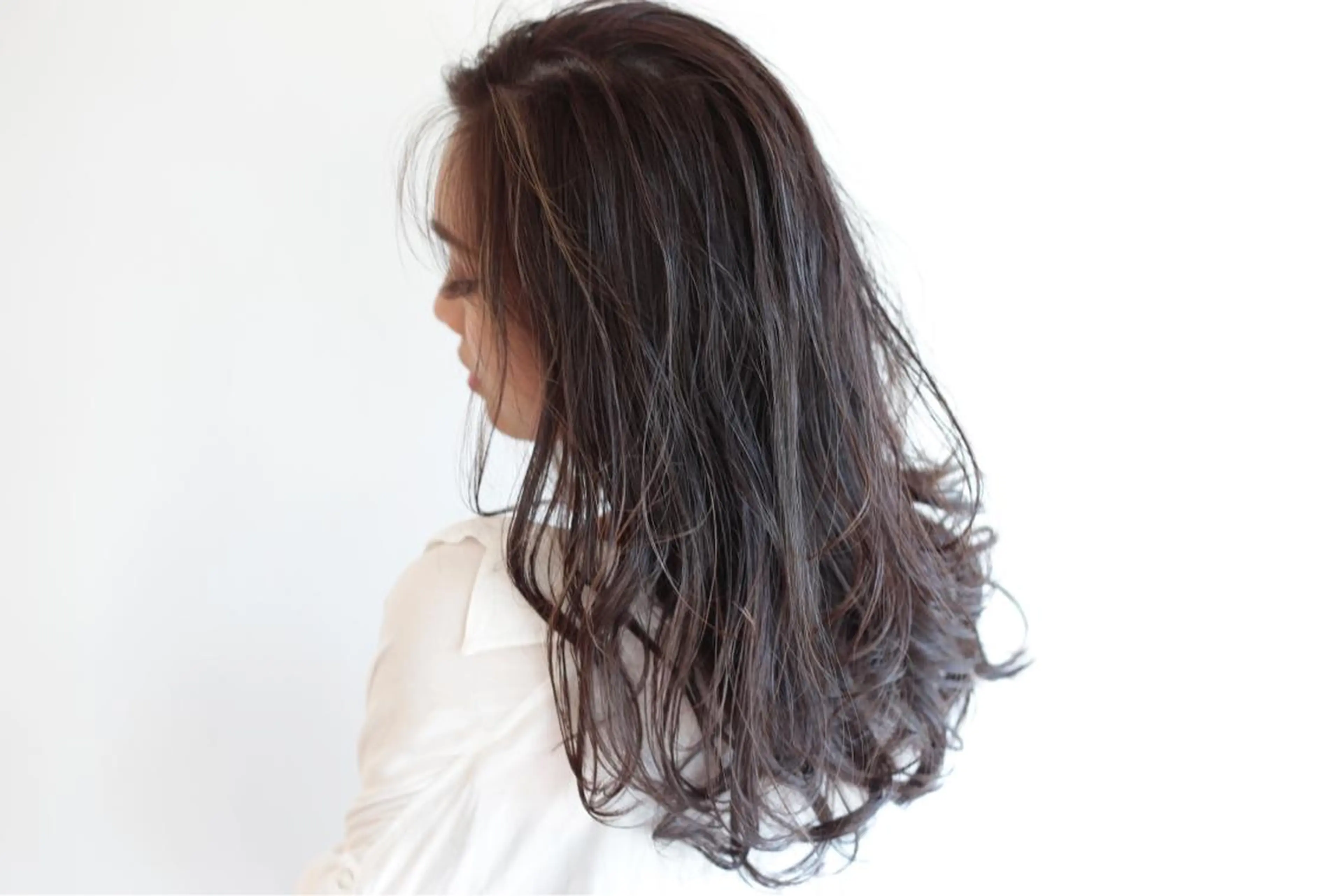 ロング カラー ハイライトカラー ハイライト ヘアカラー トリートメント ハイトーン/レイヤー /ケアブリーチ石川治のヘアスタイル