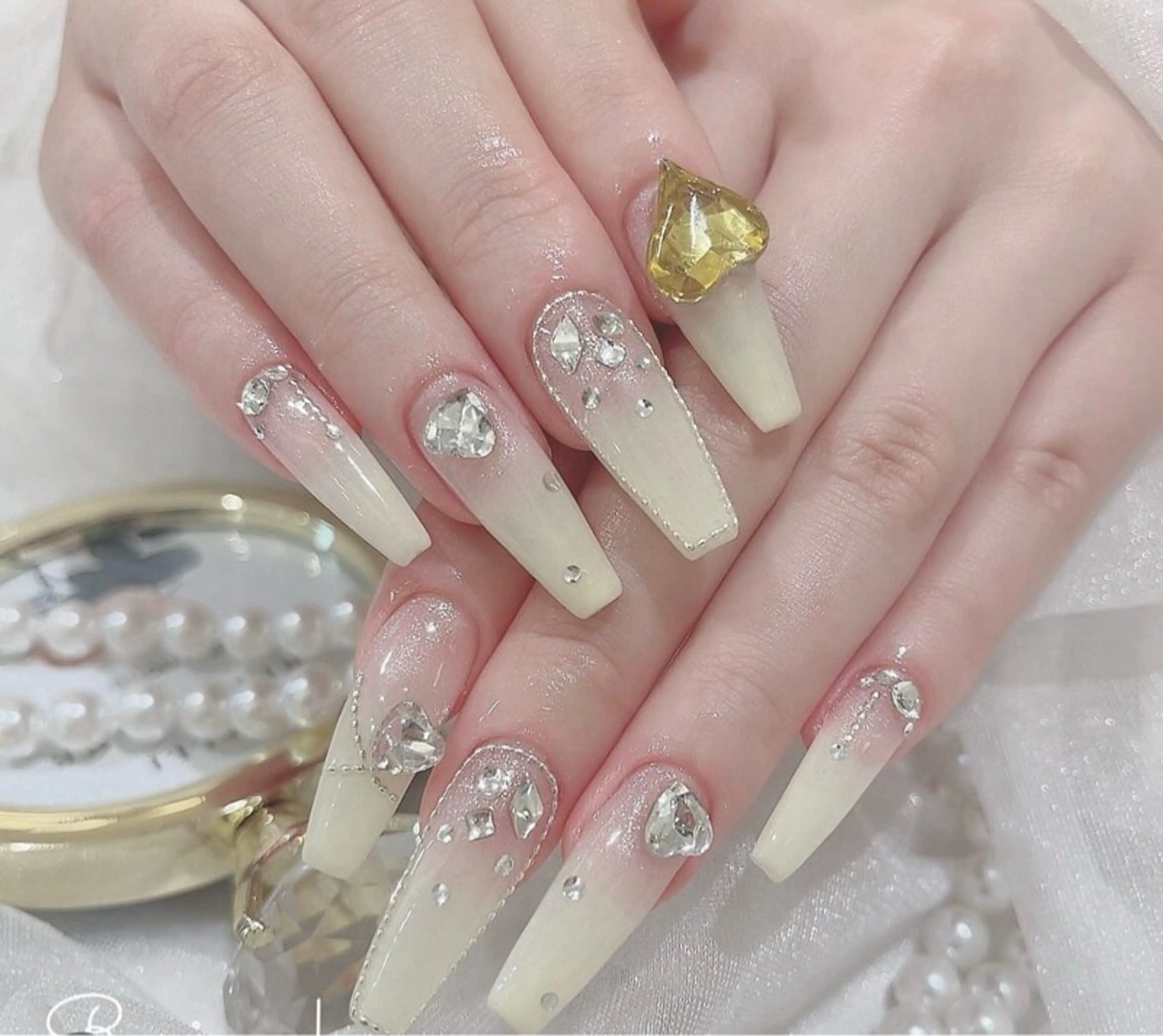 ネイル 長さ出し グラデーション キラキラネイル マグネットネイル ニュアンスネイル ハンドネイル Lee Nails チップ長さだし専門店のネイルデザイン
