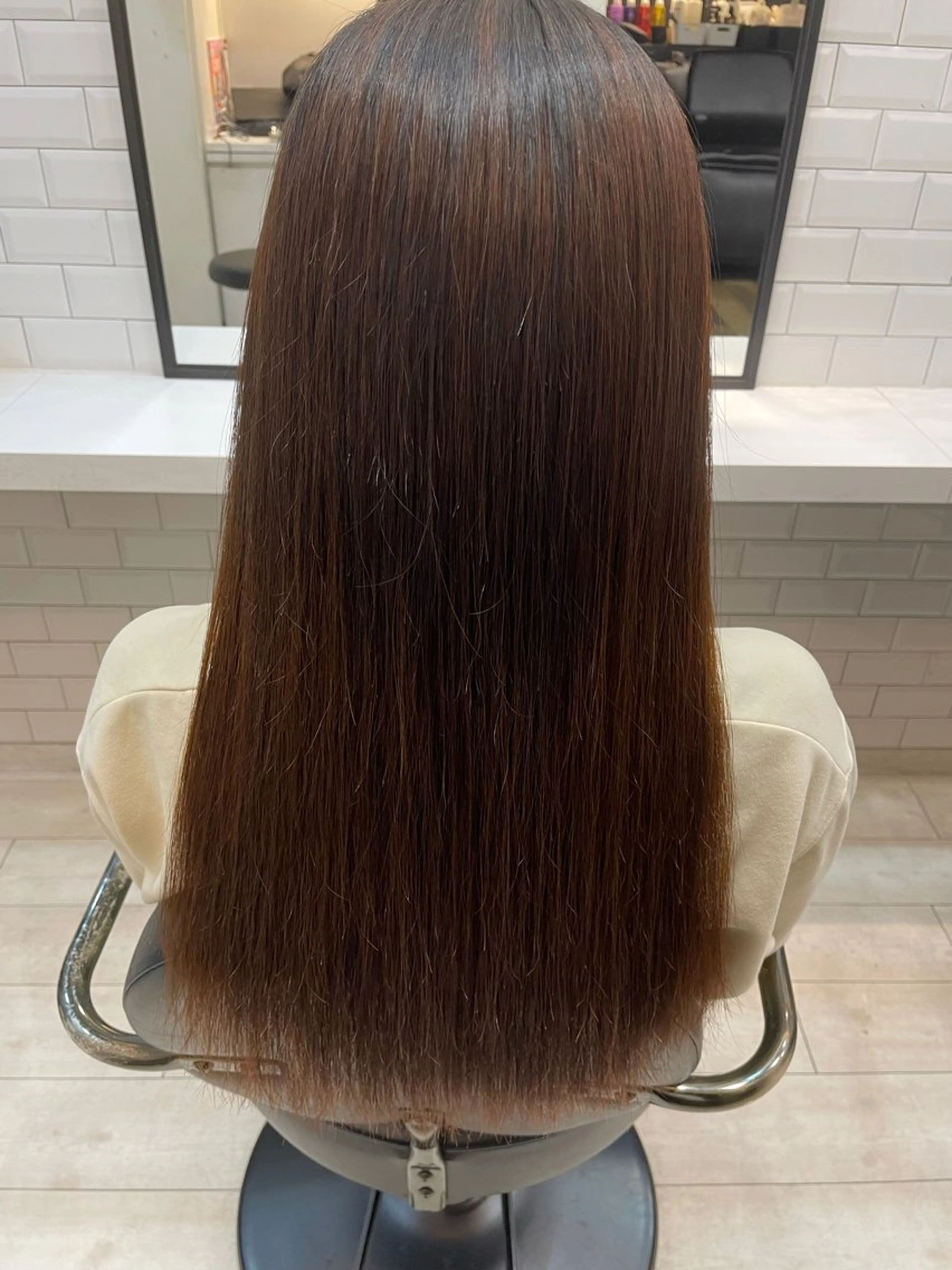 セミロング 半個室サロンyoures hair 髪質改善トリートメント東新宿店所属・榊原 竜弥のヘアスタイル