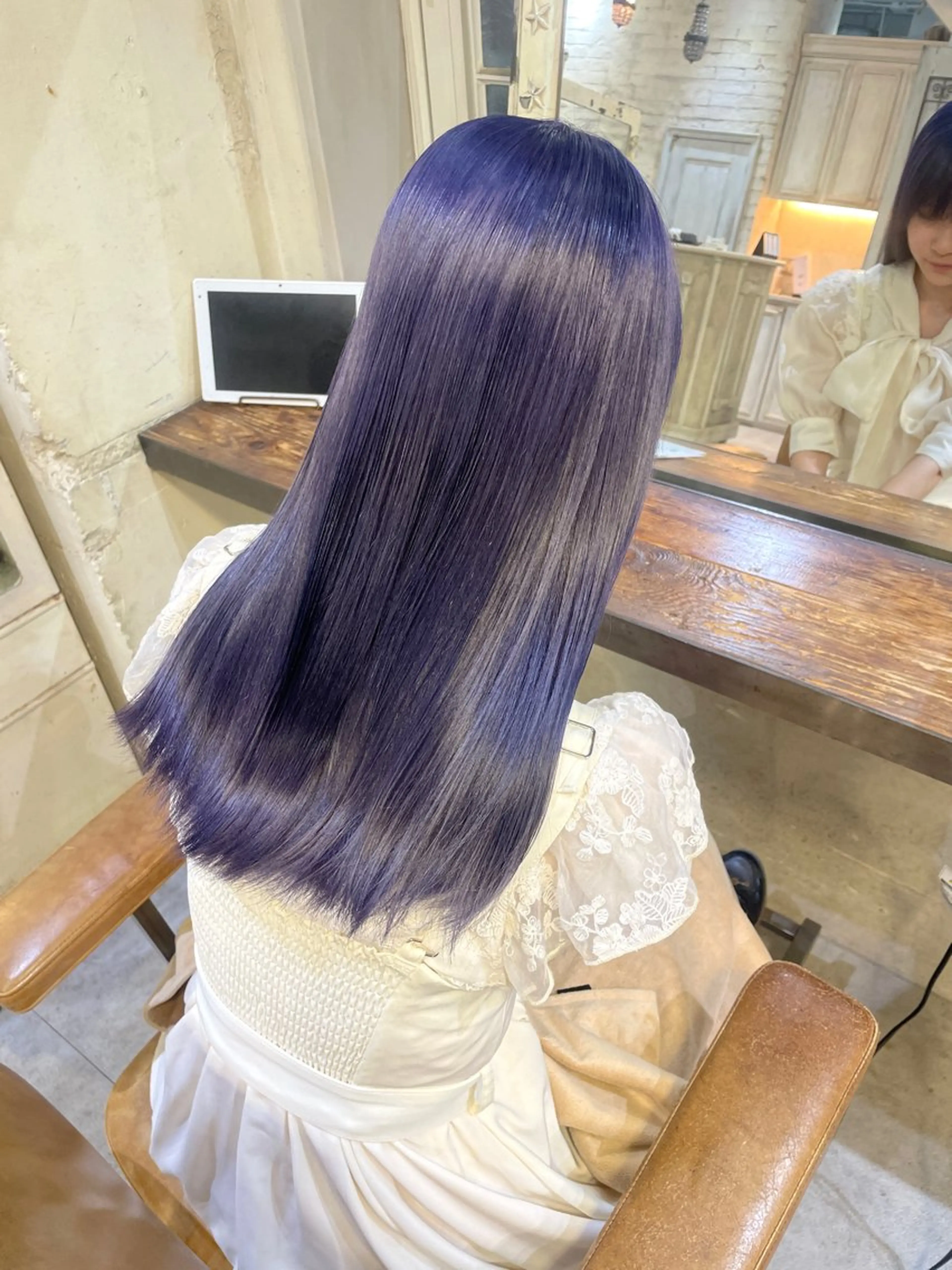 セミロング カラー ブリーチ＆縮毛矯正 🧸ともき🧸のヘアスタイル