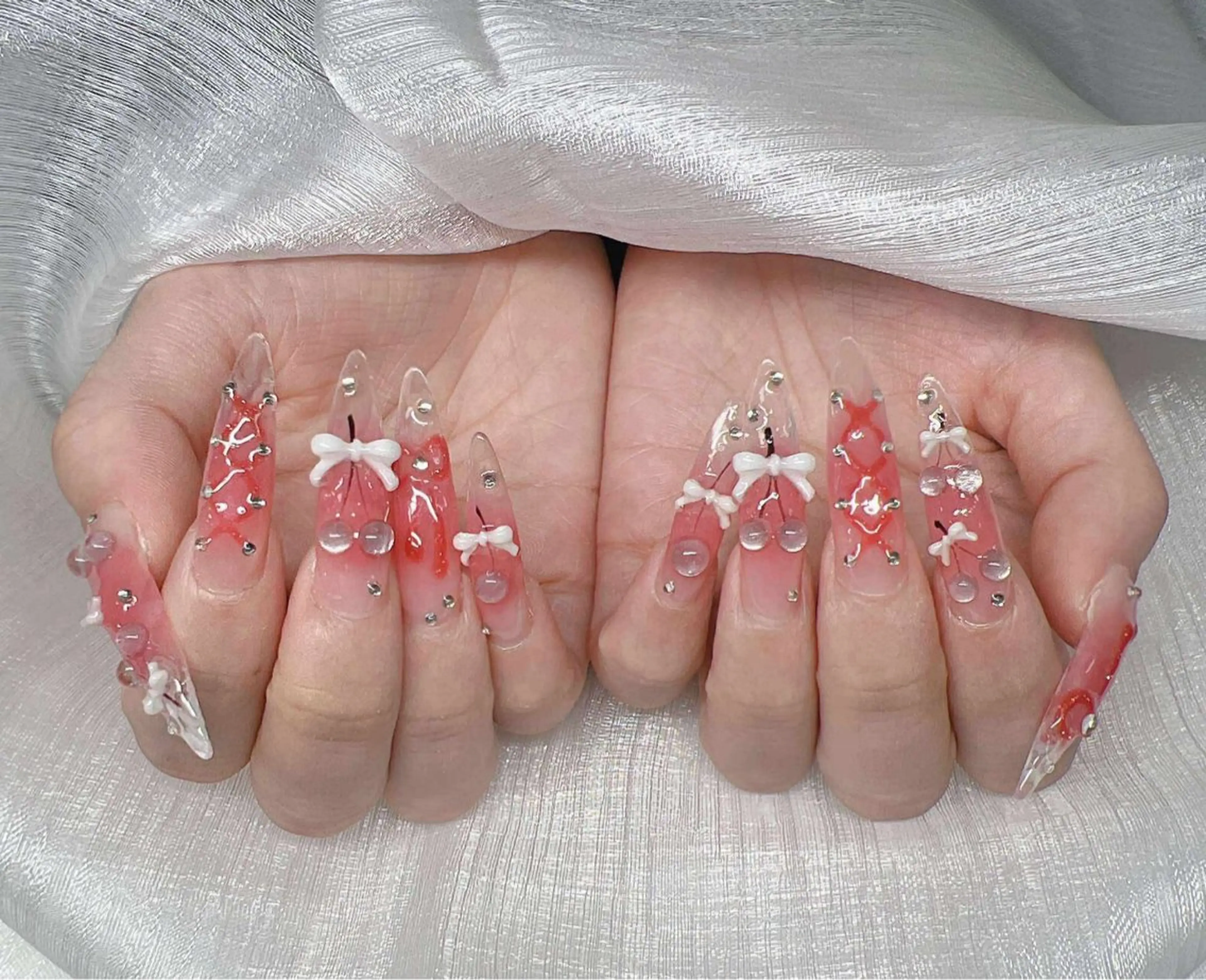 ネイル 長さ出し グラデーション 卒業式 キラキラネイル マグネットネイル ハンドネイル Lee Nailsのネイルデザイン