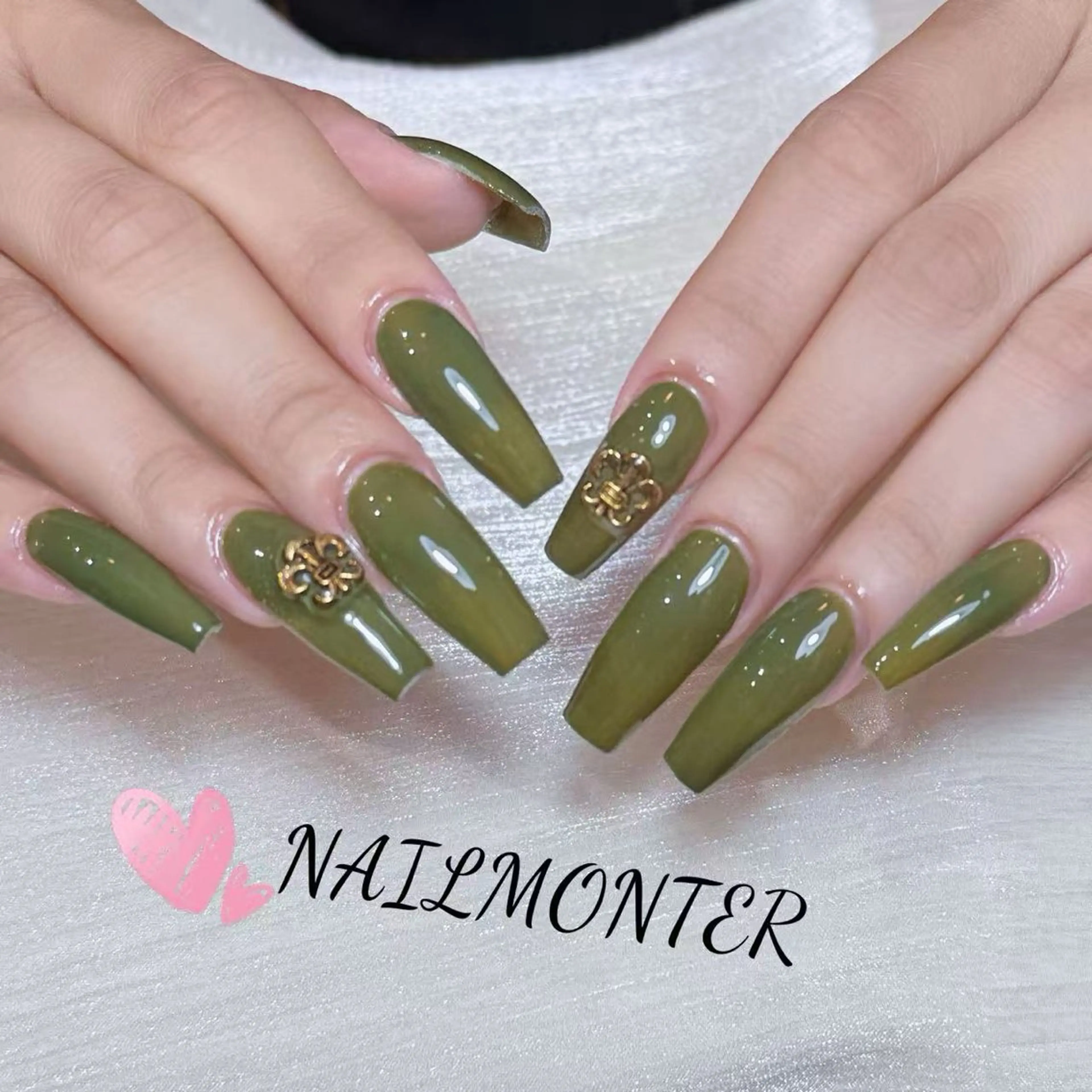 ネイル アートネイル オーロラネイル ガーリー キラキラネイル 韓国ネイル ハンドネイル ハンドケア Nail Monsterのネイルデザイン
