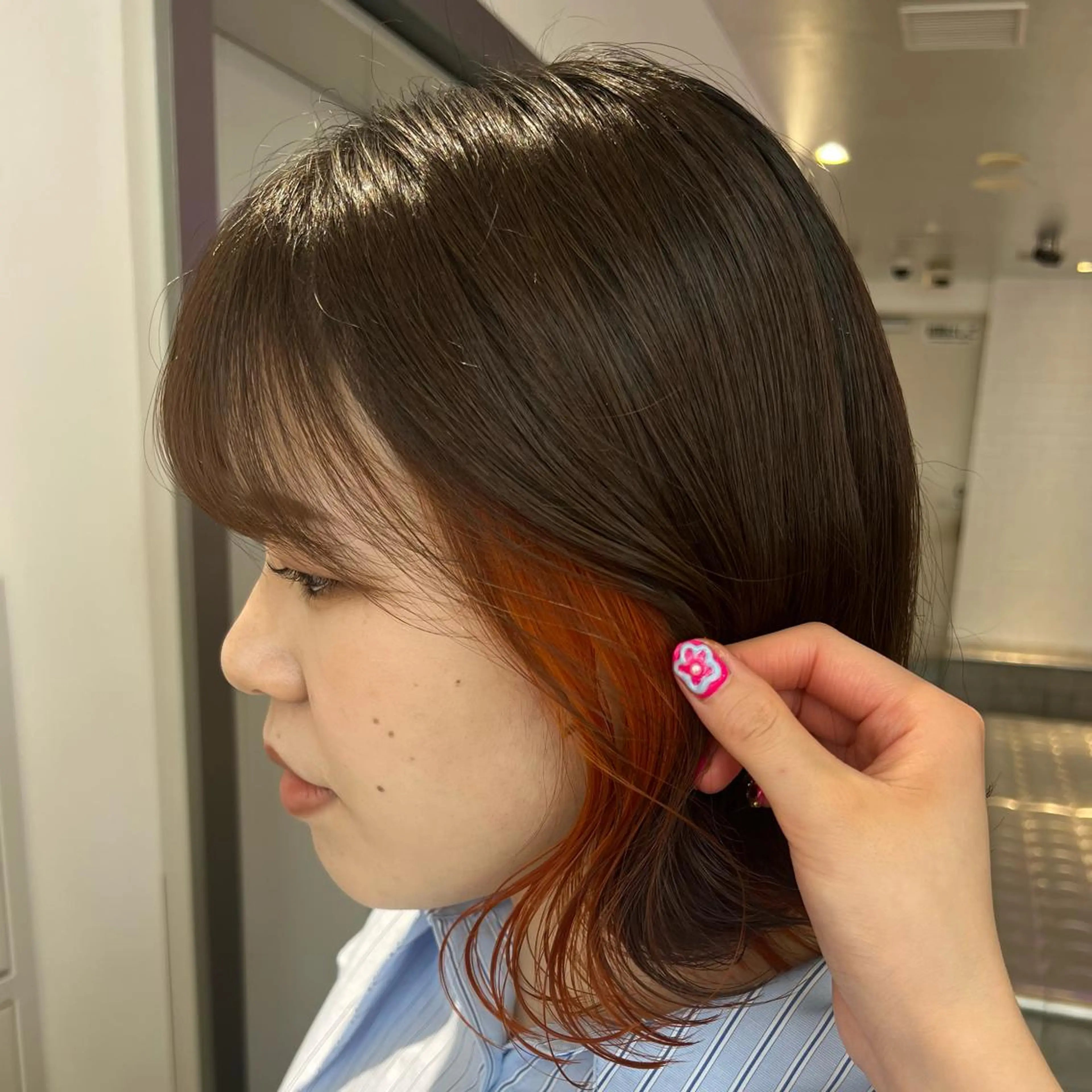 セミロング カラー オレンジ ヘアカラー トリートメント 🌼動き×透明感🩵 ハイトーン/ナナのヘアスタイル