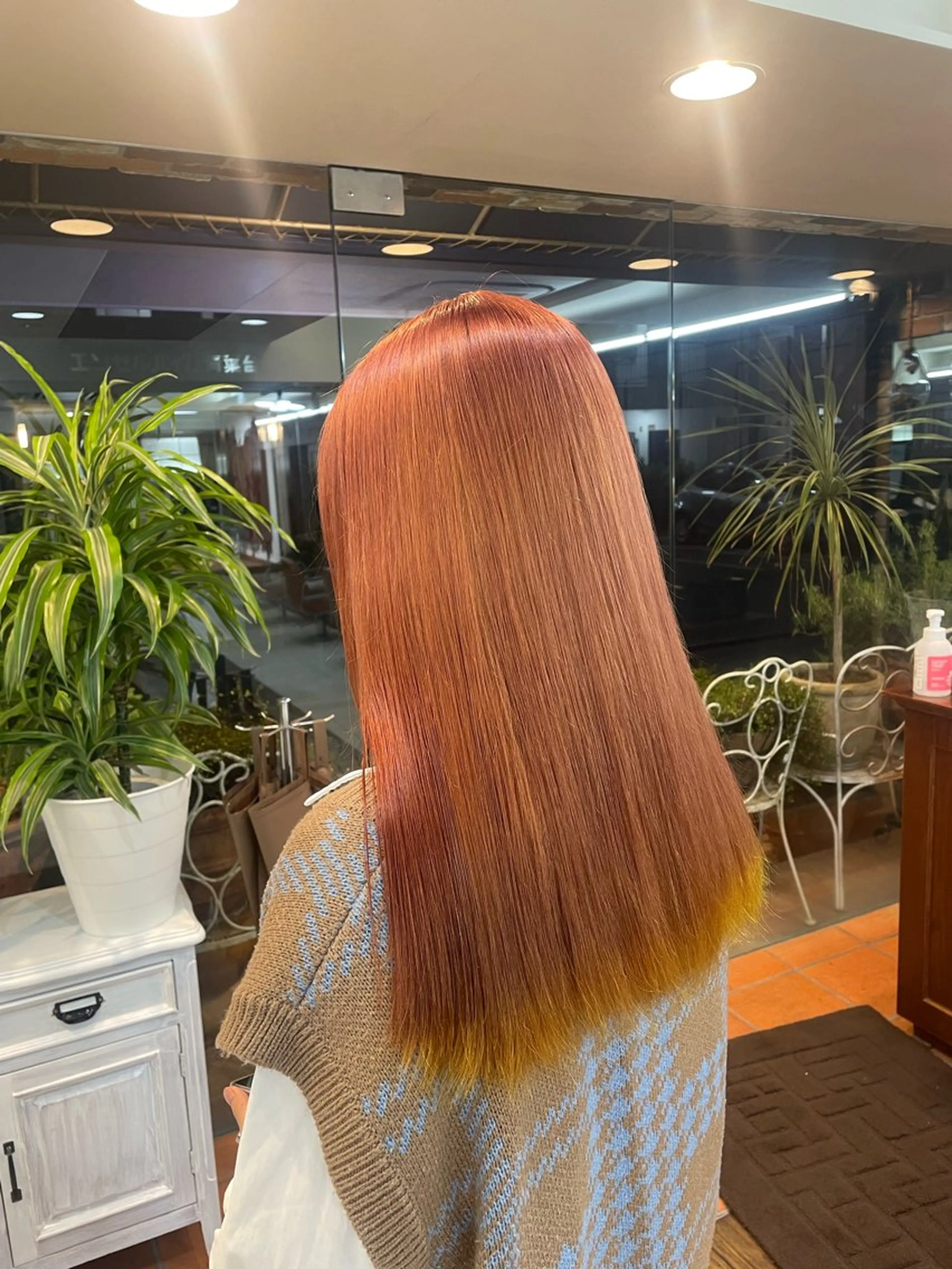 【やってみたかったカラーに☘️】ブリーチデザインカラー+カット+3stepトリートメントの写真