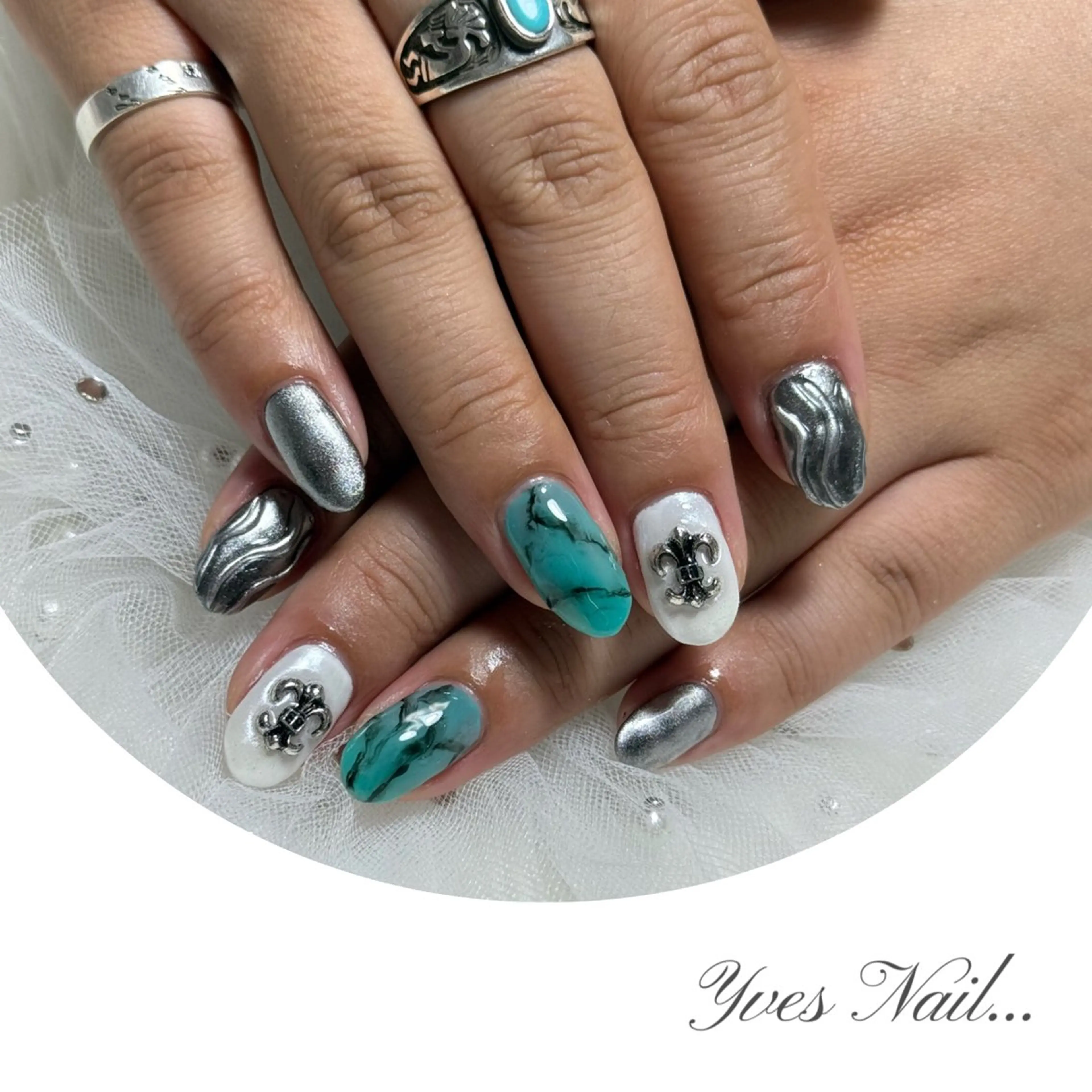 ネイル 大理石ネイル(マーブル) ミラーネイル シルバー ハンドネイル kanno yのネイルデザイン