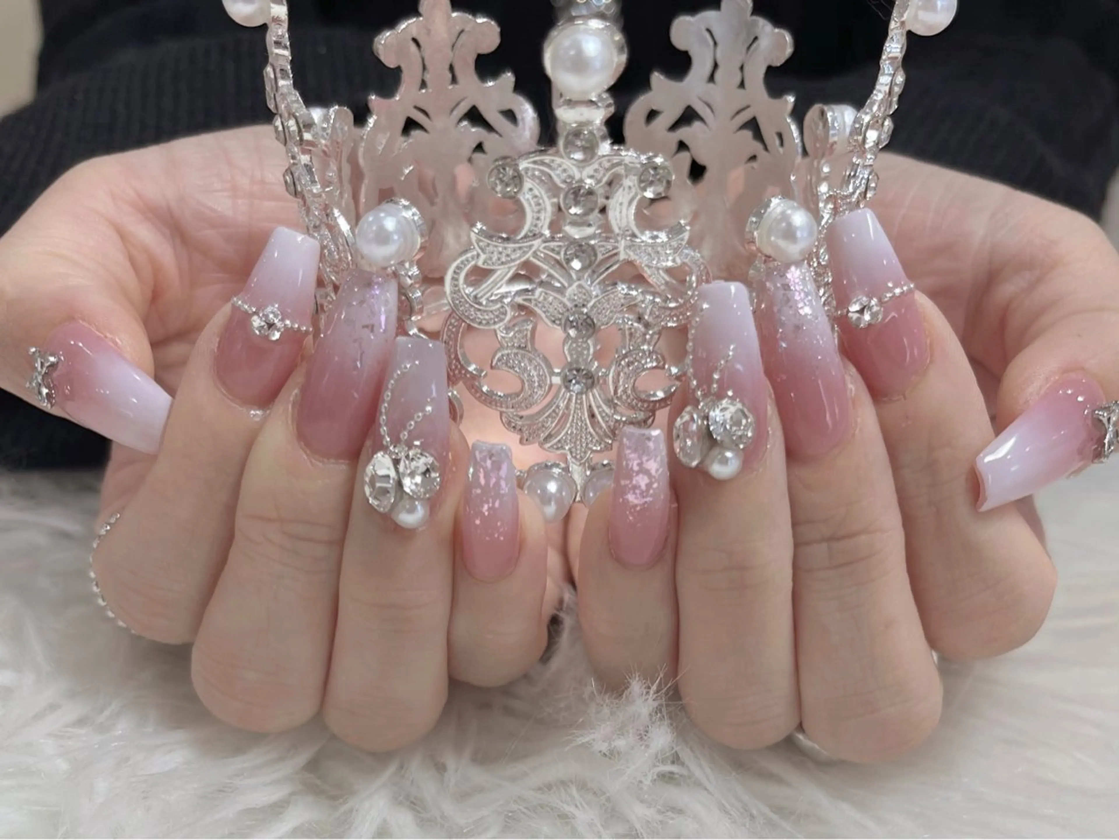ネイル グラデーション キラキラネイル ハンドネイル FLY Nail Salonのネイルデザイン