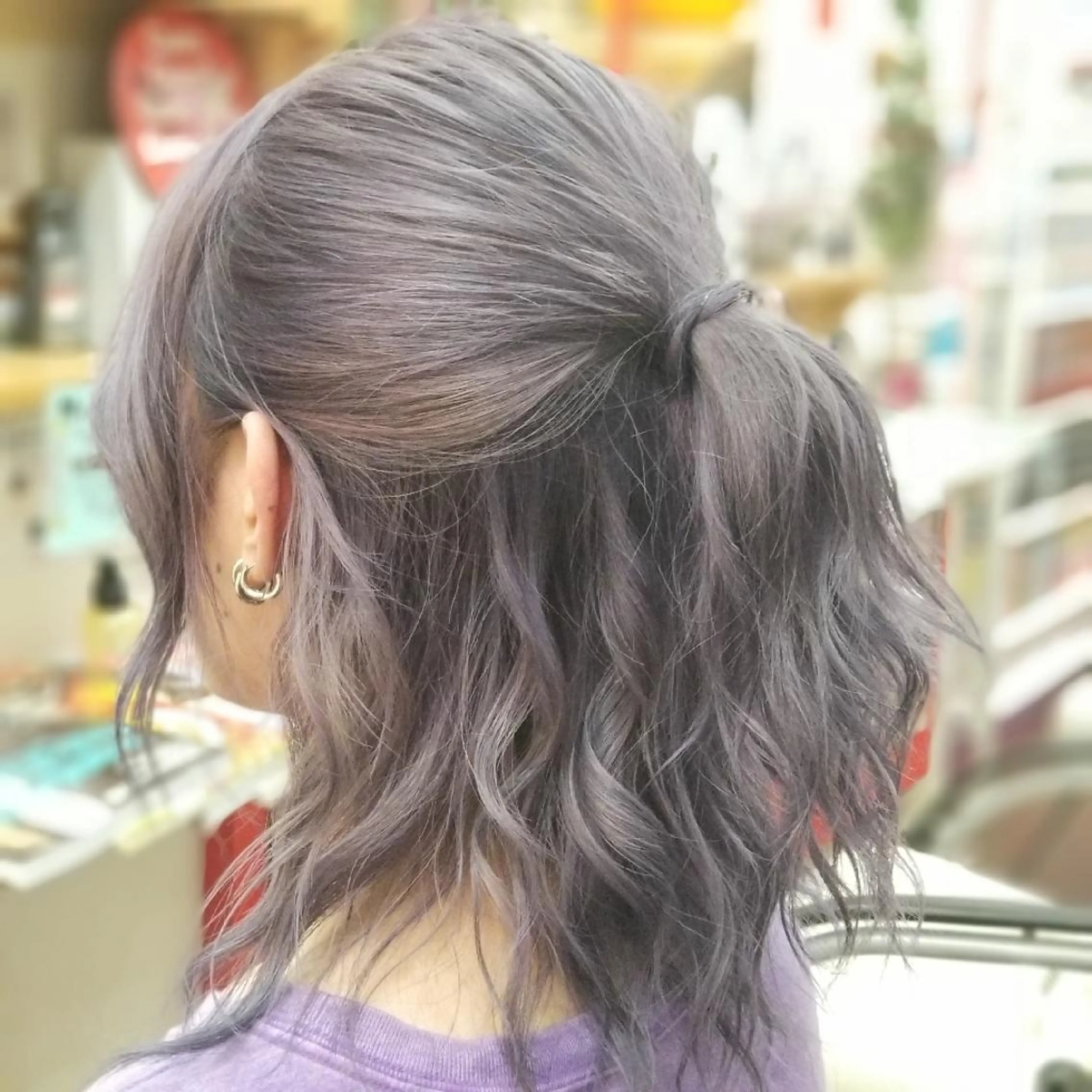 ミディアム カラー アッシュ ブリーチ 透明感カラー ラベンダーカラー ラベンダーアッシュ カット ヘアカラー 植田 修平/エクステ /髪質改善カラーのヘアスタイル