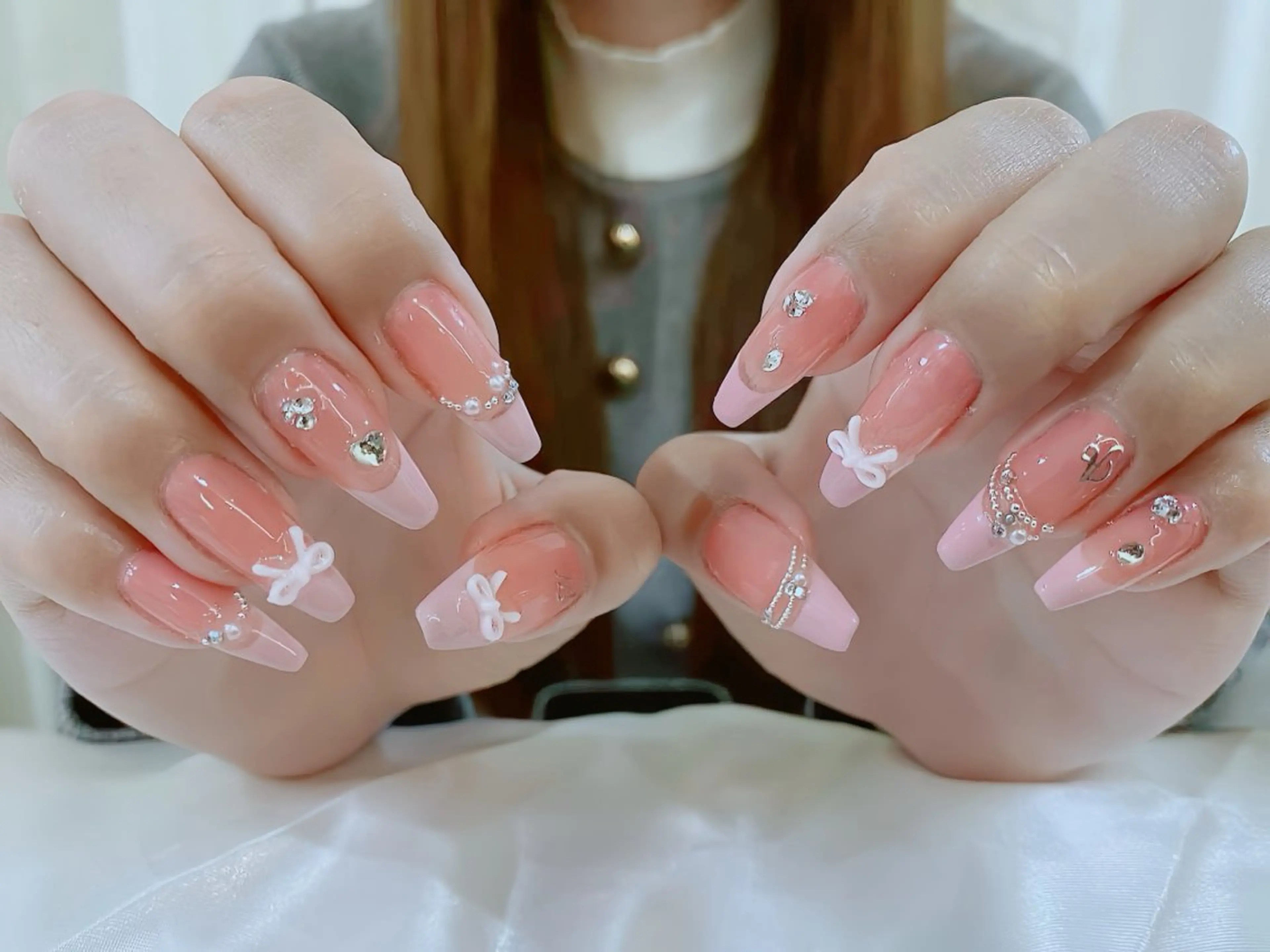 ネイル べっ甲ネイル チークネイル フラッシュネイル フラワーネイル フットネイル ハンドネイル Rin Nail 新大久保店のネイルデザイン