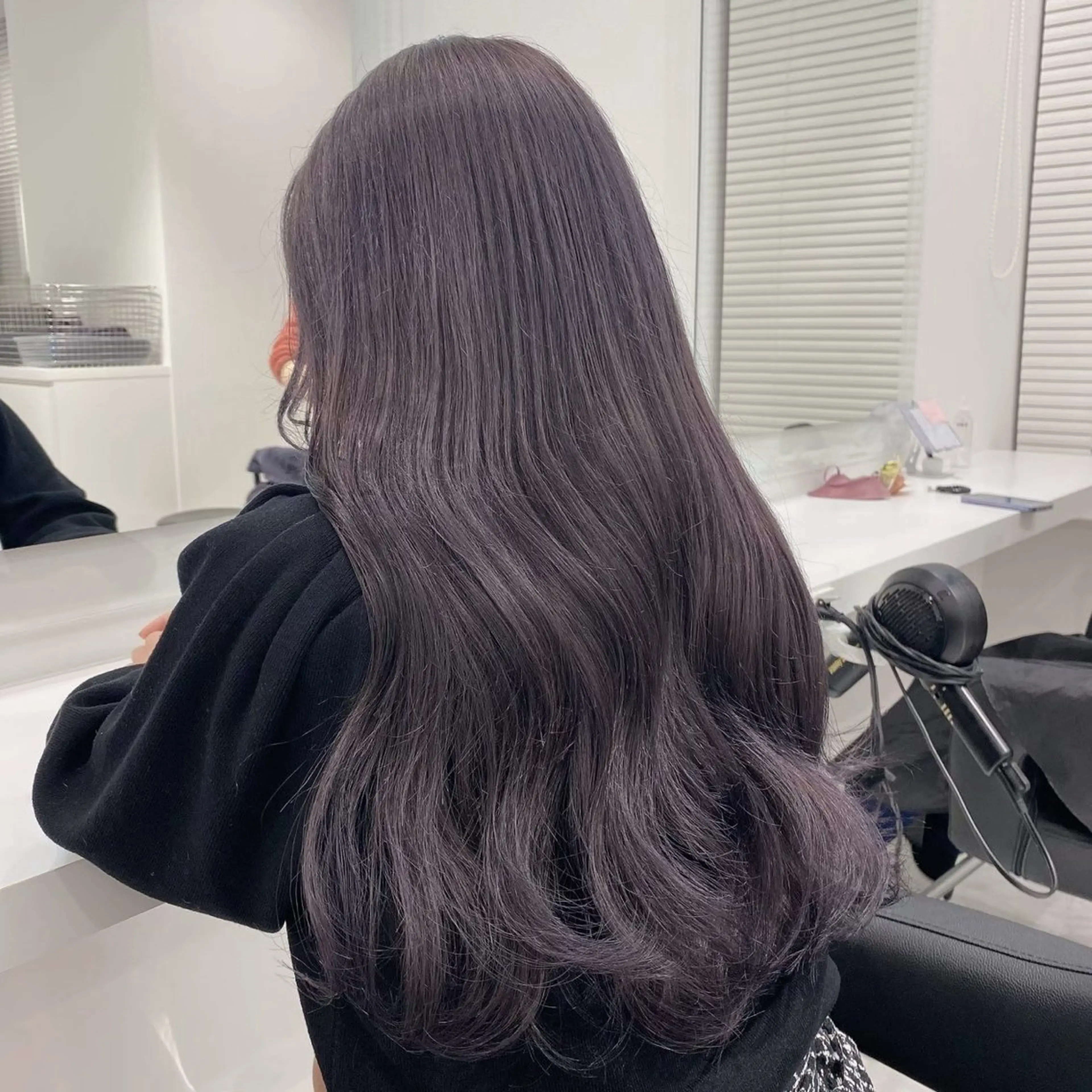 セミロング カラー ヘアアレンジ 🩵ダメージレス艶感 ハイトーン🩷のヘアスタイル