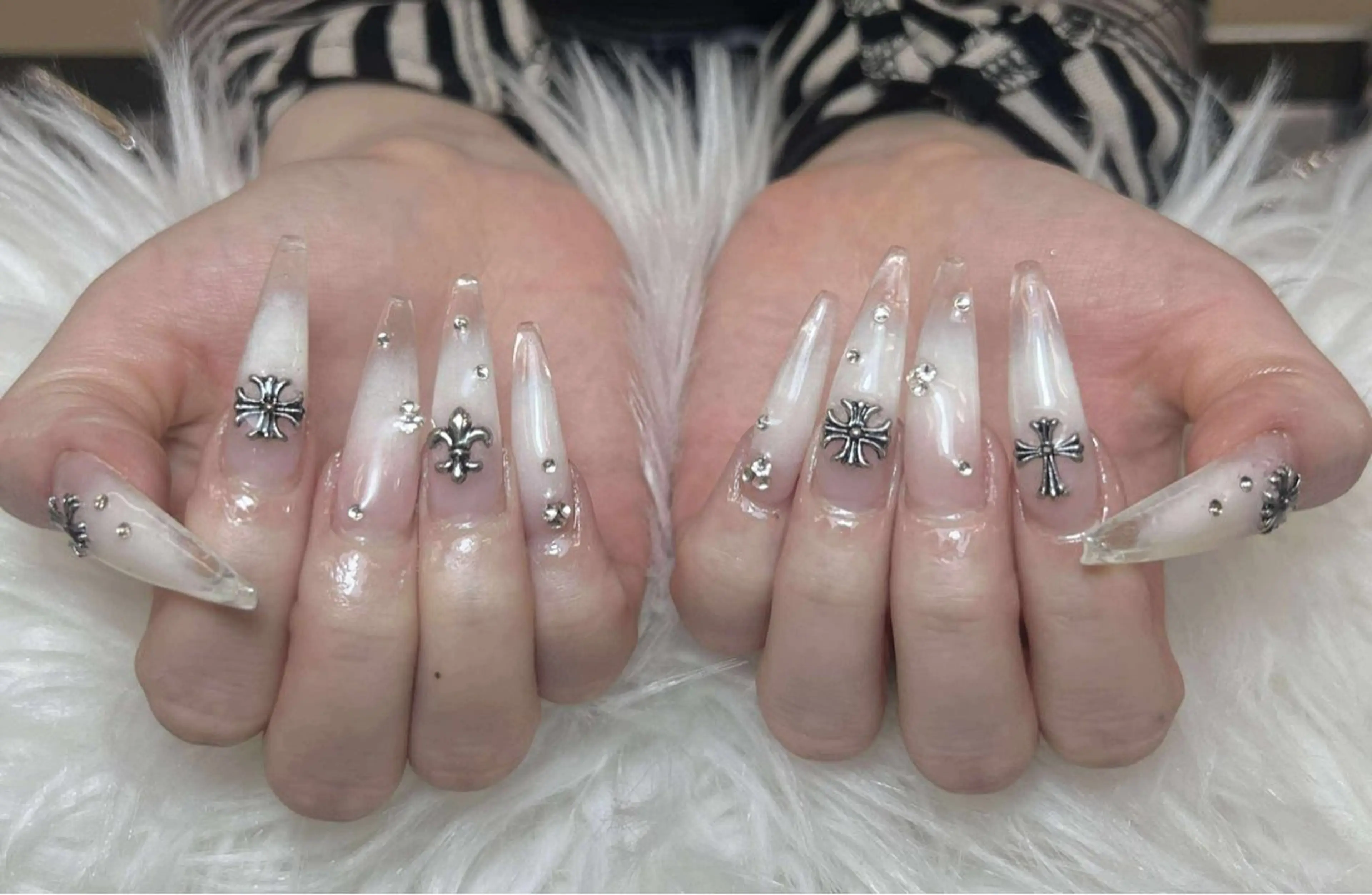 ネイル チークネイル 長さ出し フットネイル マグネットネイル 持ち込み ハンドネイル ANH NAIL ゴテゴテ専門店💎のネイルデザイン