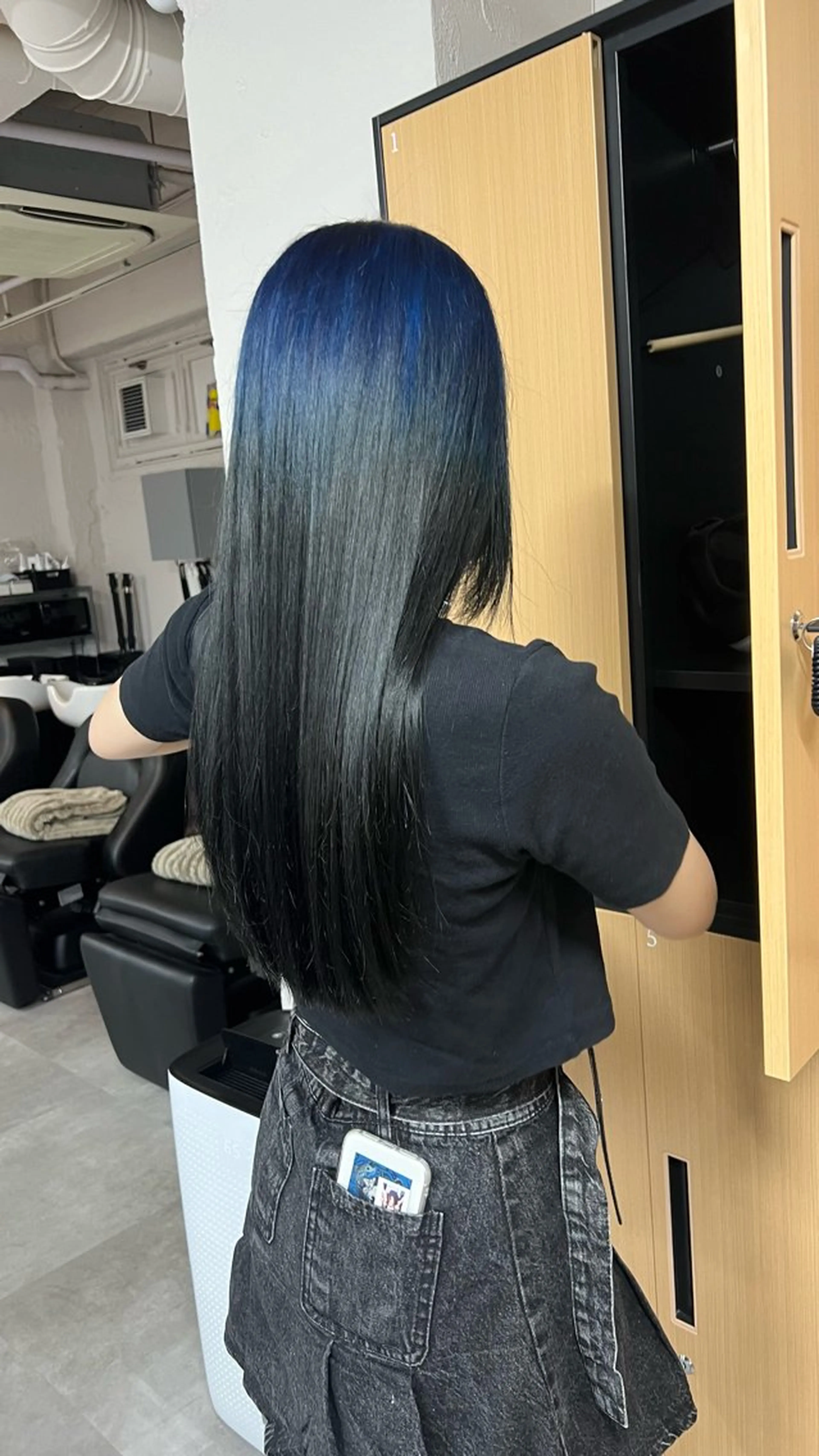 ロング カラー 黒髪 ブルーカラー 🎀tokute ナオ🧸のヘアスタイル