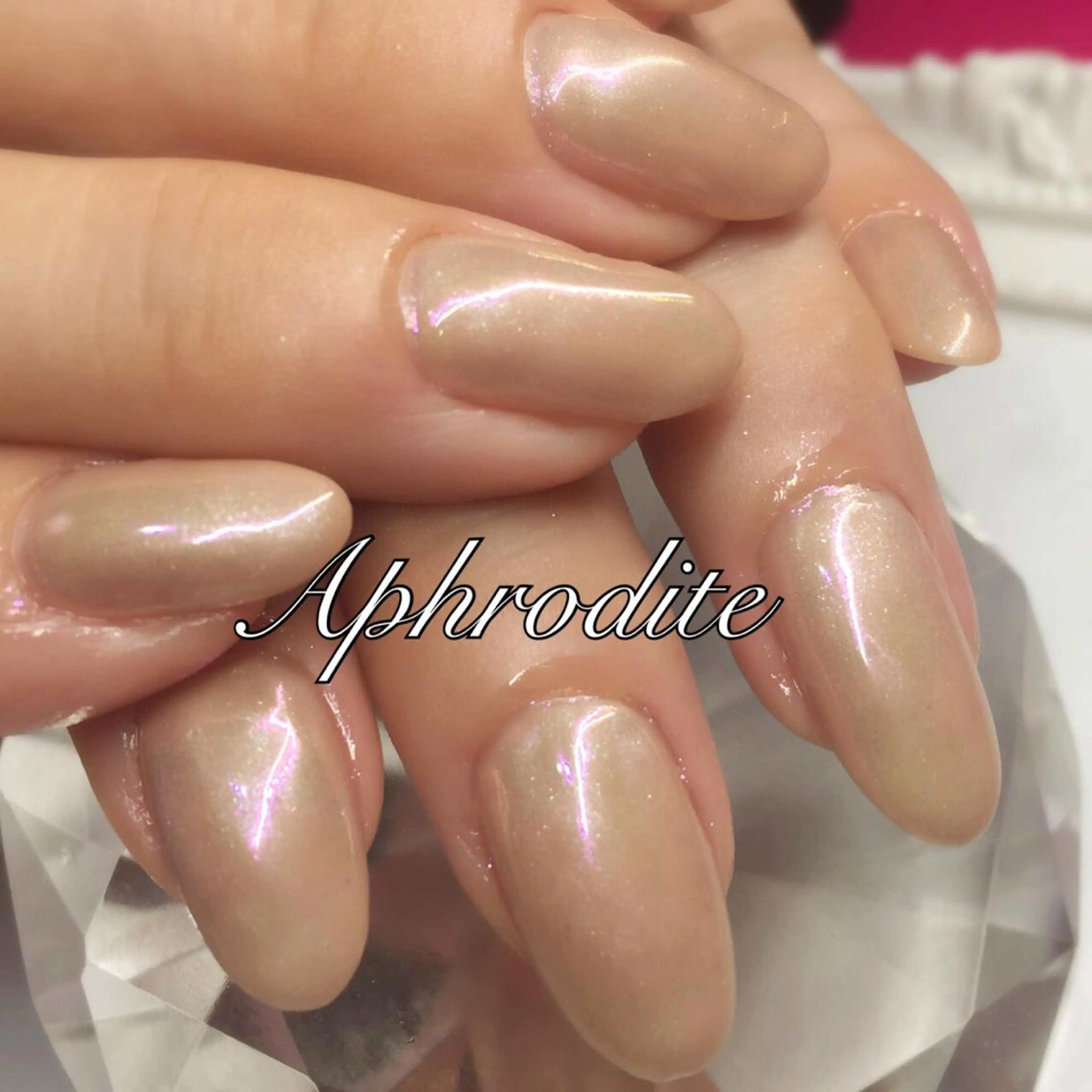 ネイル オーロラネイル APHRODITE Nagisaのネイルデザイン