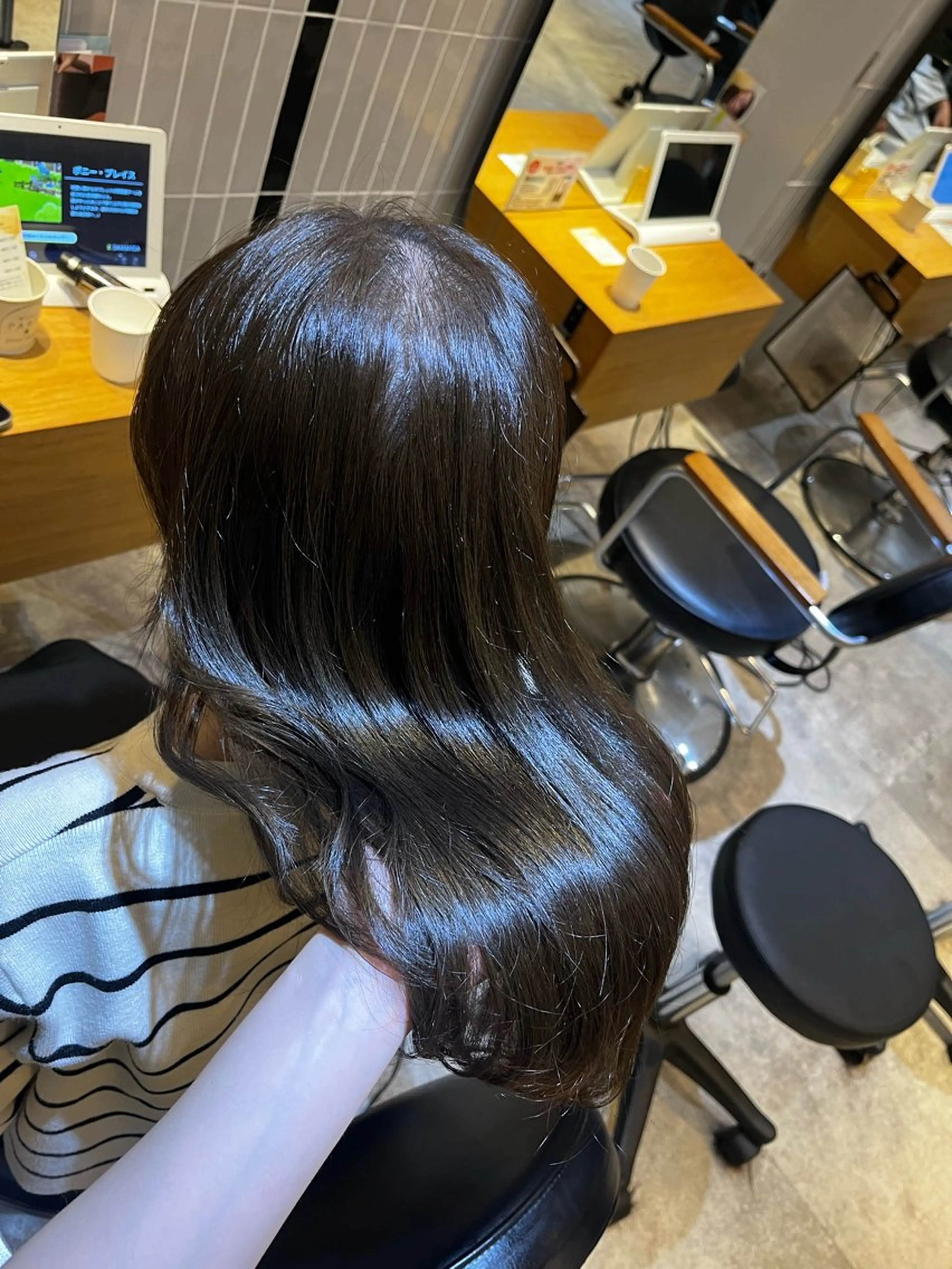 ロング カラー ケアカラー 透明感カラー オリーブカラー 髪質改善 トリートメント ヘアカラー トリートメント ラフィスヘアードープ所属・👑髪質改善Wカラー /グレージュ/アユカのヘアスタイル