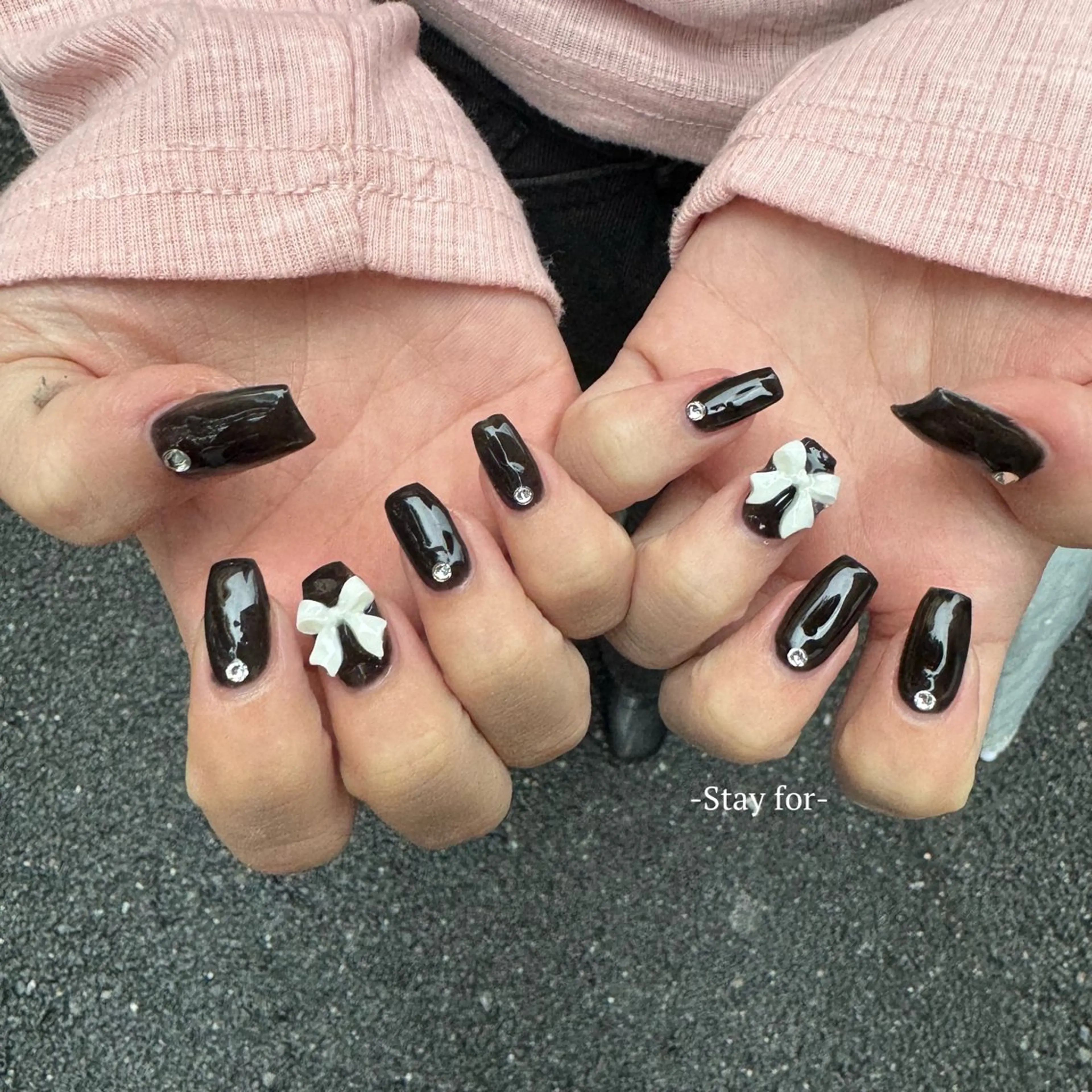 ネイル ワンカラーネイル リボン Stay for Mayaのネイルデザイン