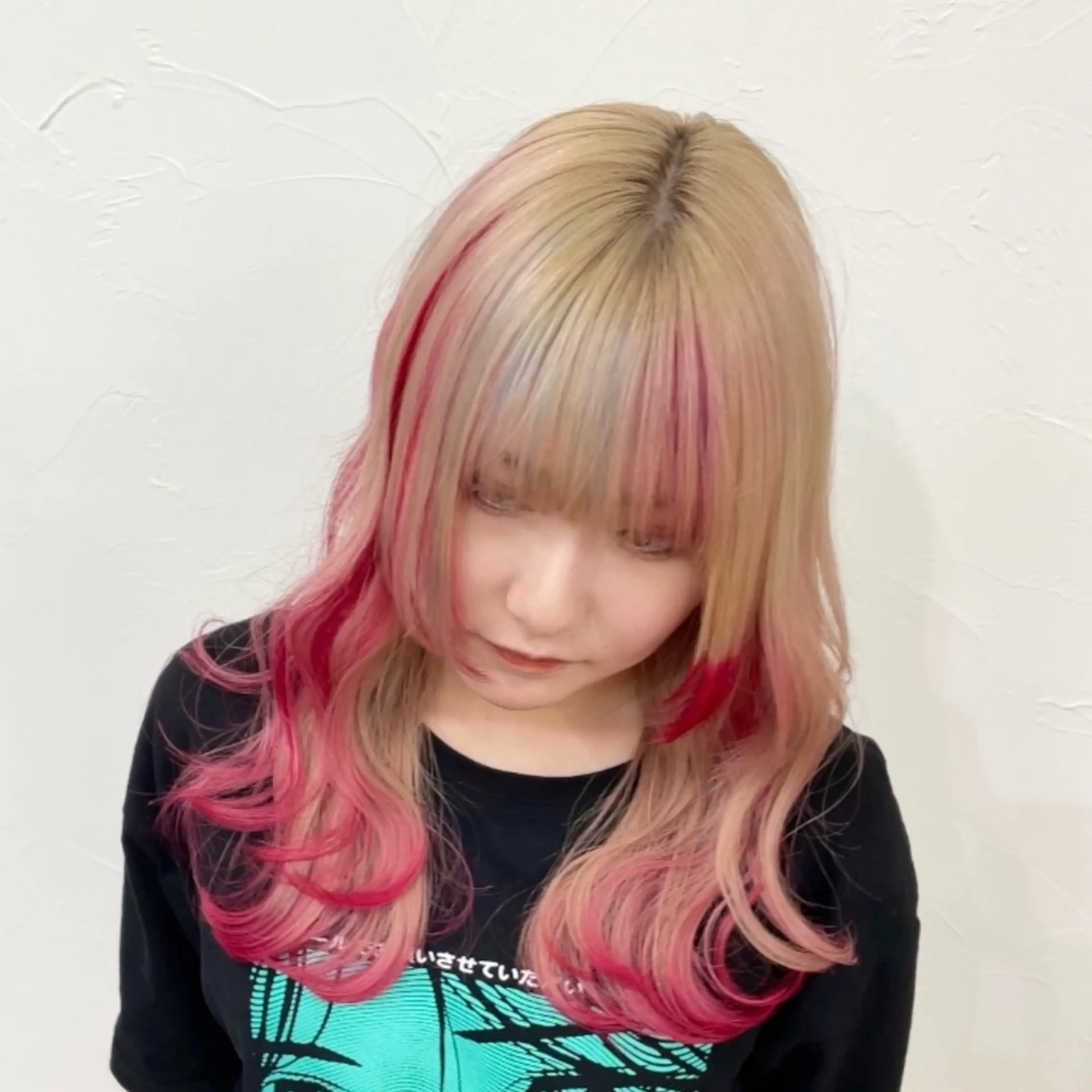 ロング カラー ブリーチ ケアブリーチ デザインカラー ハイトーンカラー ヘアカラー トリートメント カラー特化× 赤井龍斗のヘアスタイル