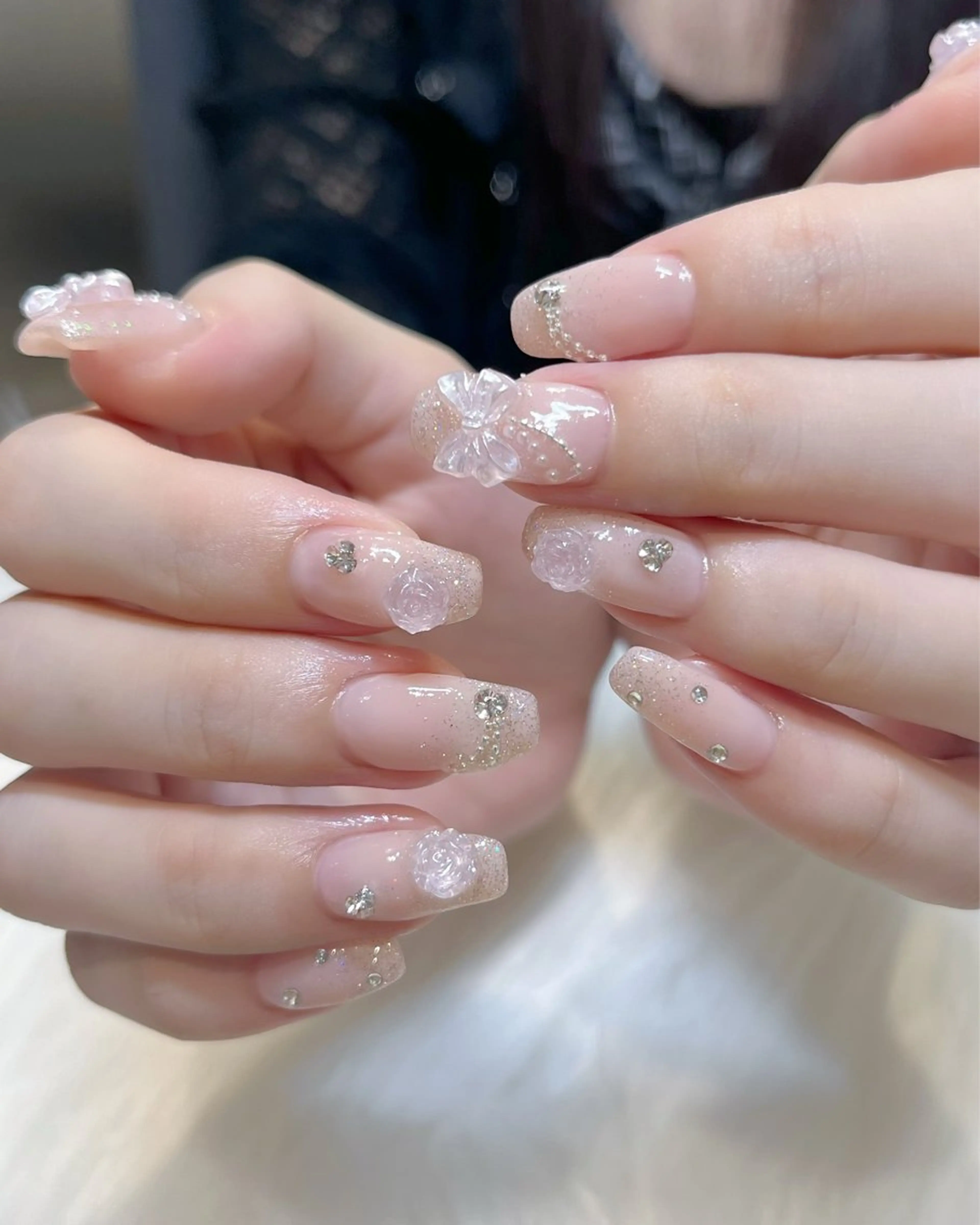 ネイル アートネイル ガーリー 韓国ネイル 持ち込み ワンホンネイル ハンドネイル KOKONA 🎀のネイルデザイン