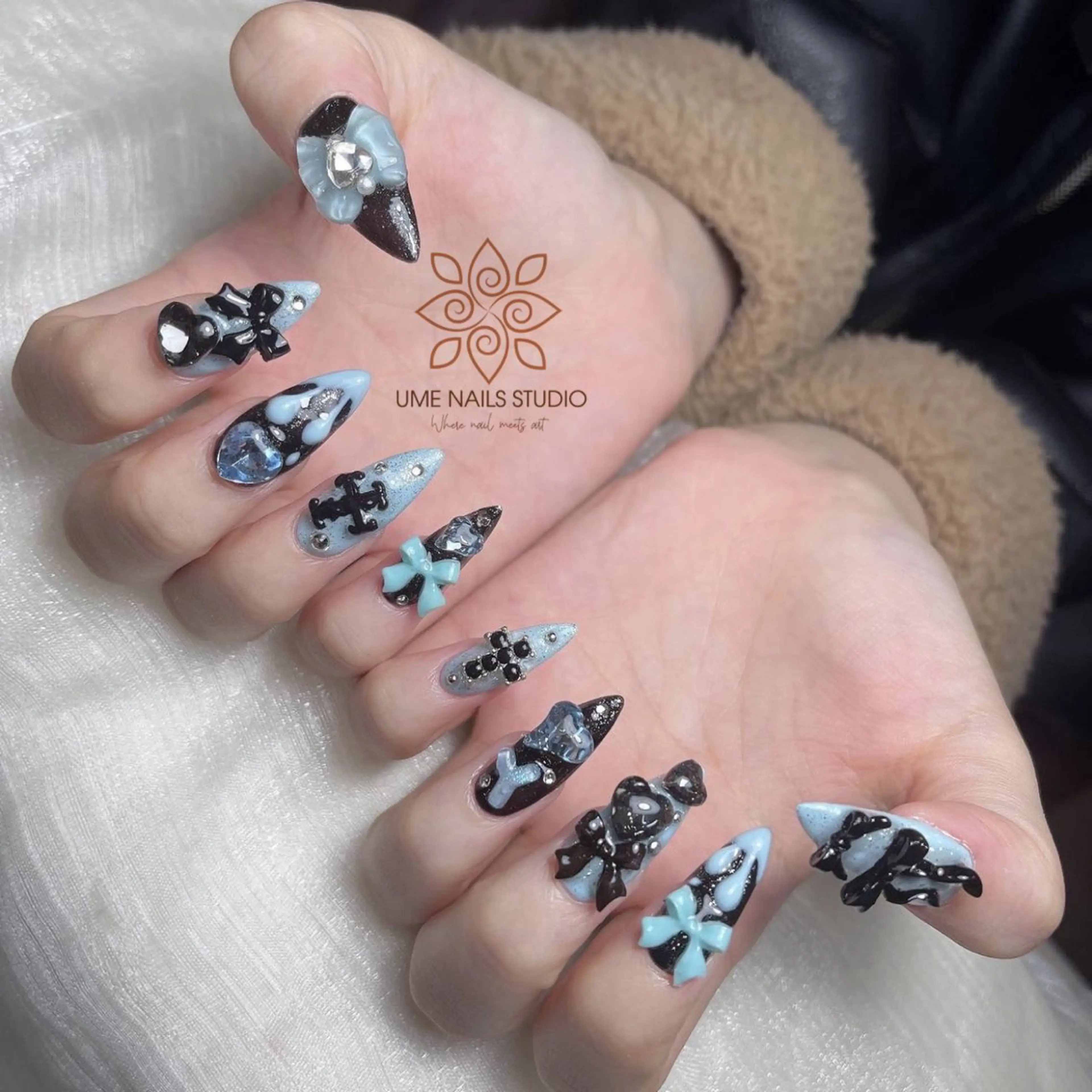 ネイル チークネイル クリアネイル ガーリー キラキラネイル 韓国ネイル ハンドネイル Ume Nail Studioのネイルデザイン