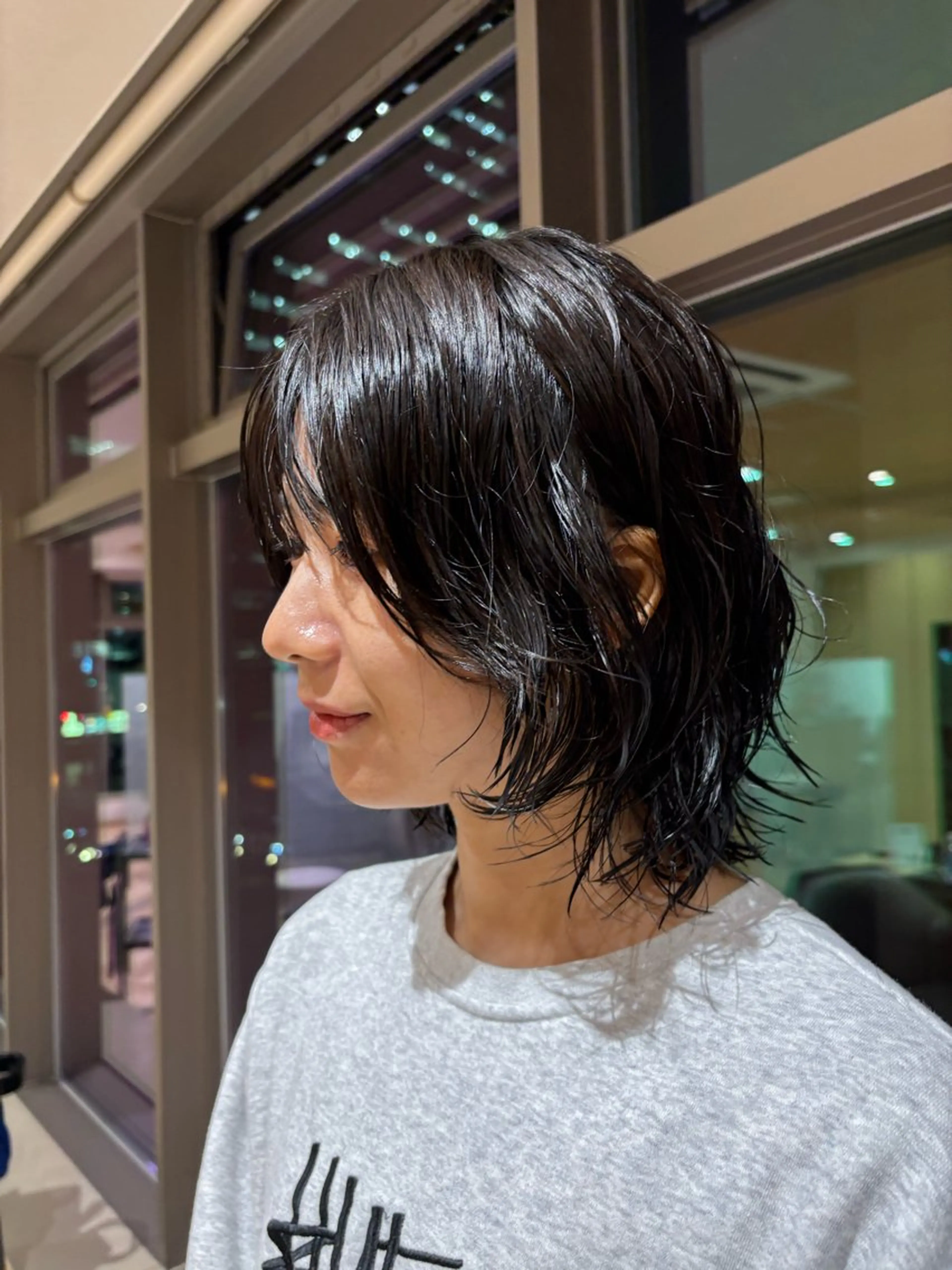 ミディアム パーマ ミディアムパーマ ウルフカット カット パーマ 優衣/パーマ/レイヤ ー/似合わせカラーのヘアスタイル