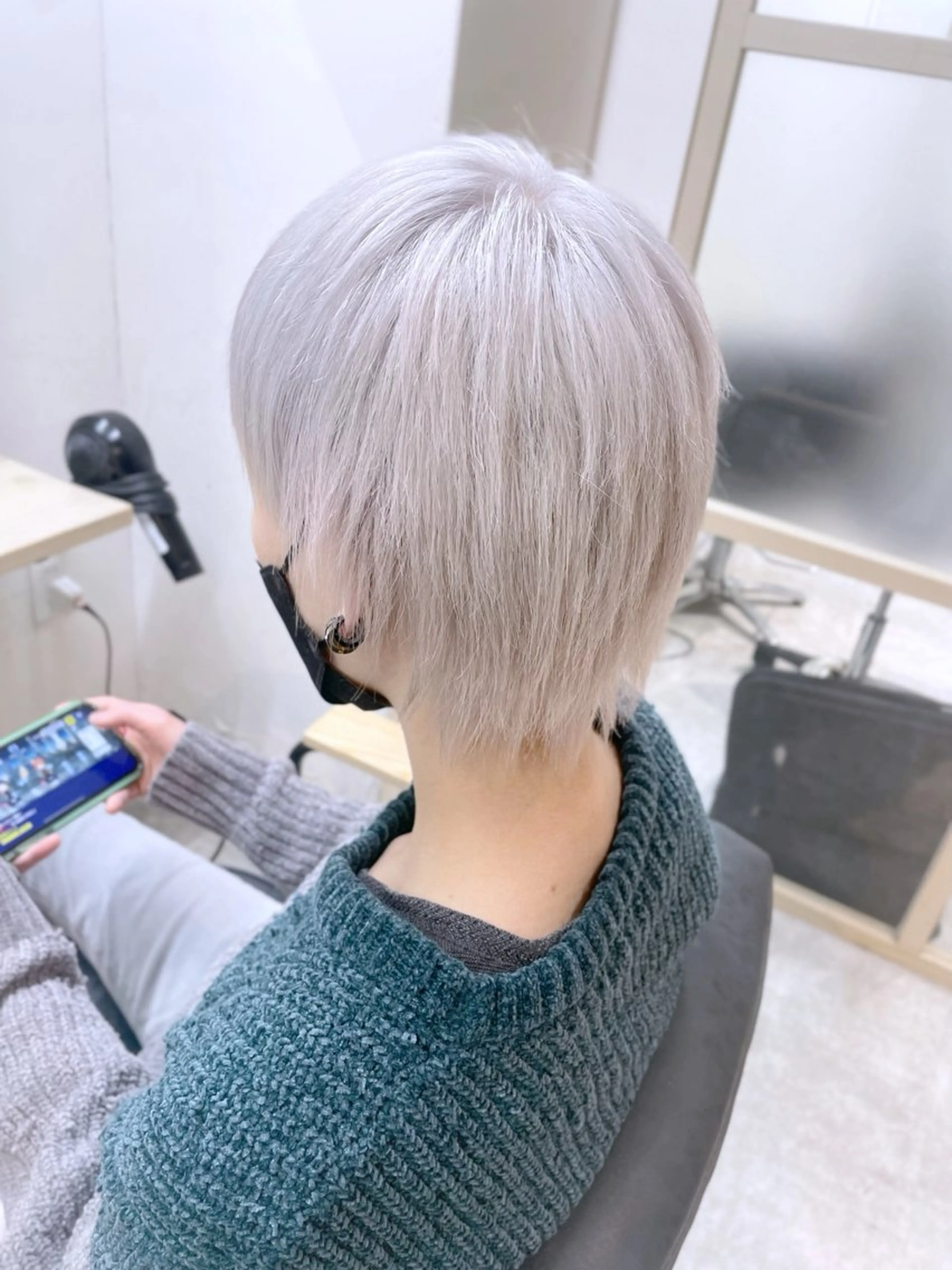 ショート カラー ブリーチ ダブルカラー ハイトーンカラー ヘアカラー トリートメント EMANON新宿南口所属・🦄中性ウルフ ☁️Shiori🦄のヘアスタイル