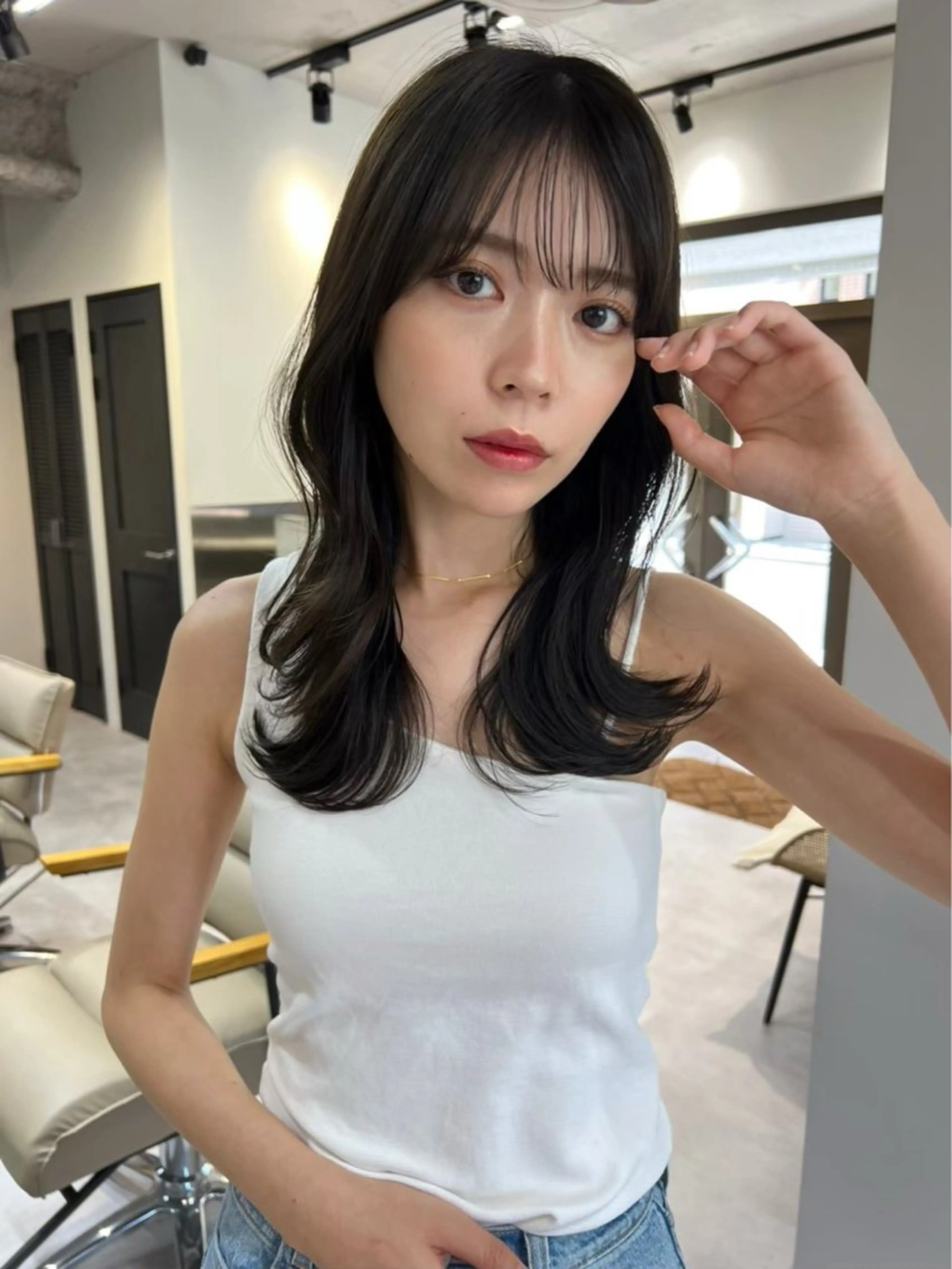 ロング mayu🪴ブリーチ ｜赤み消しカラーのヘアスタイル