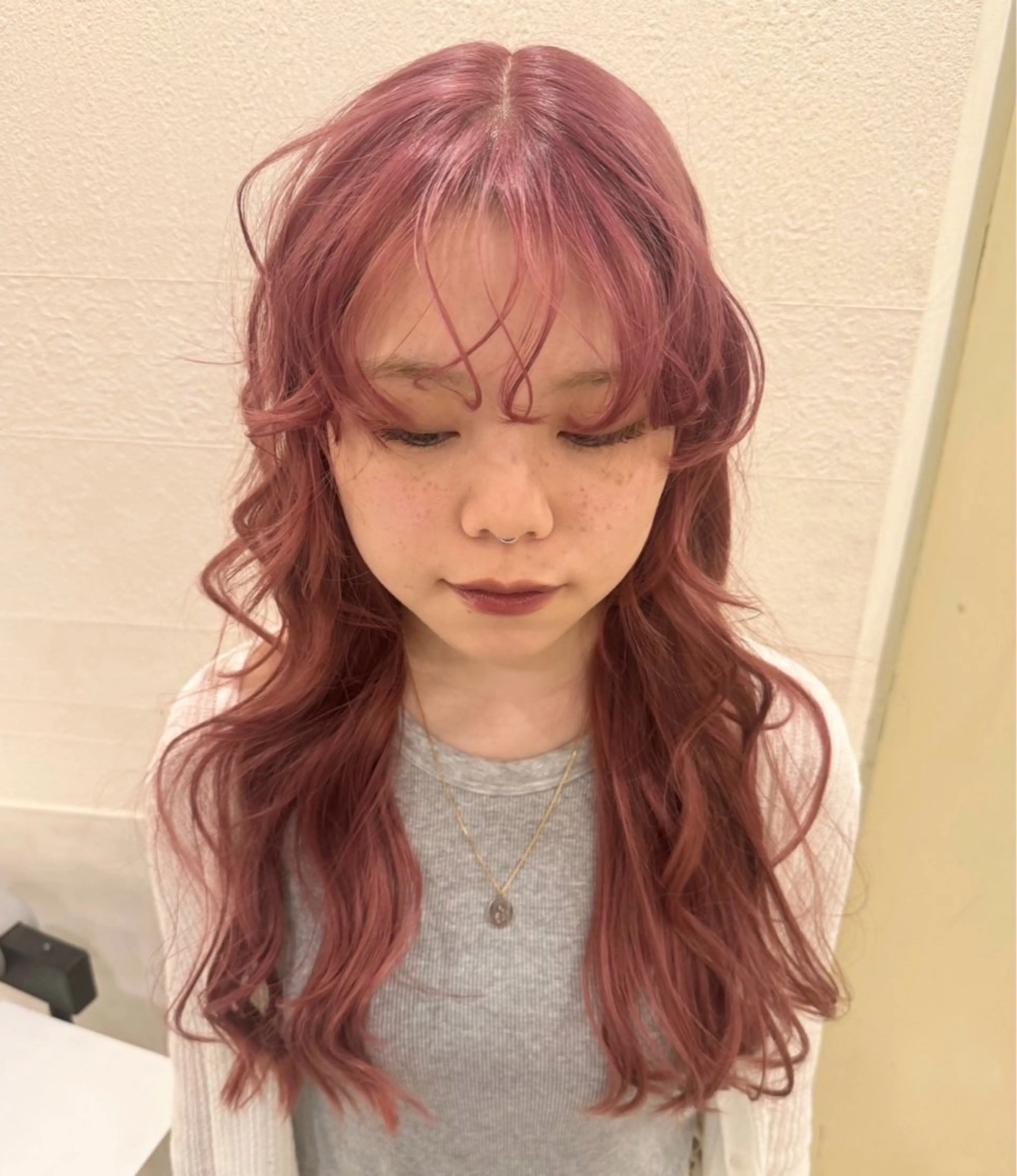 ロング カラー ベージュカラー ピンクカラー ピンクベージュ ヘアカラー カットモデル୨୧大阪 梅田タカシマリナ♡のヘアスタイル